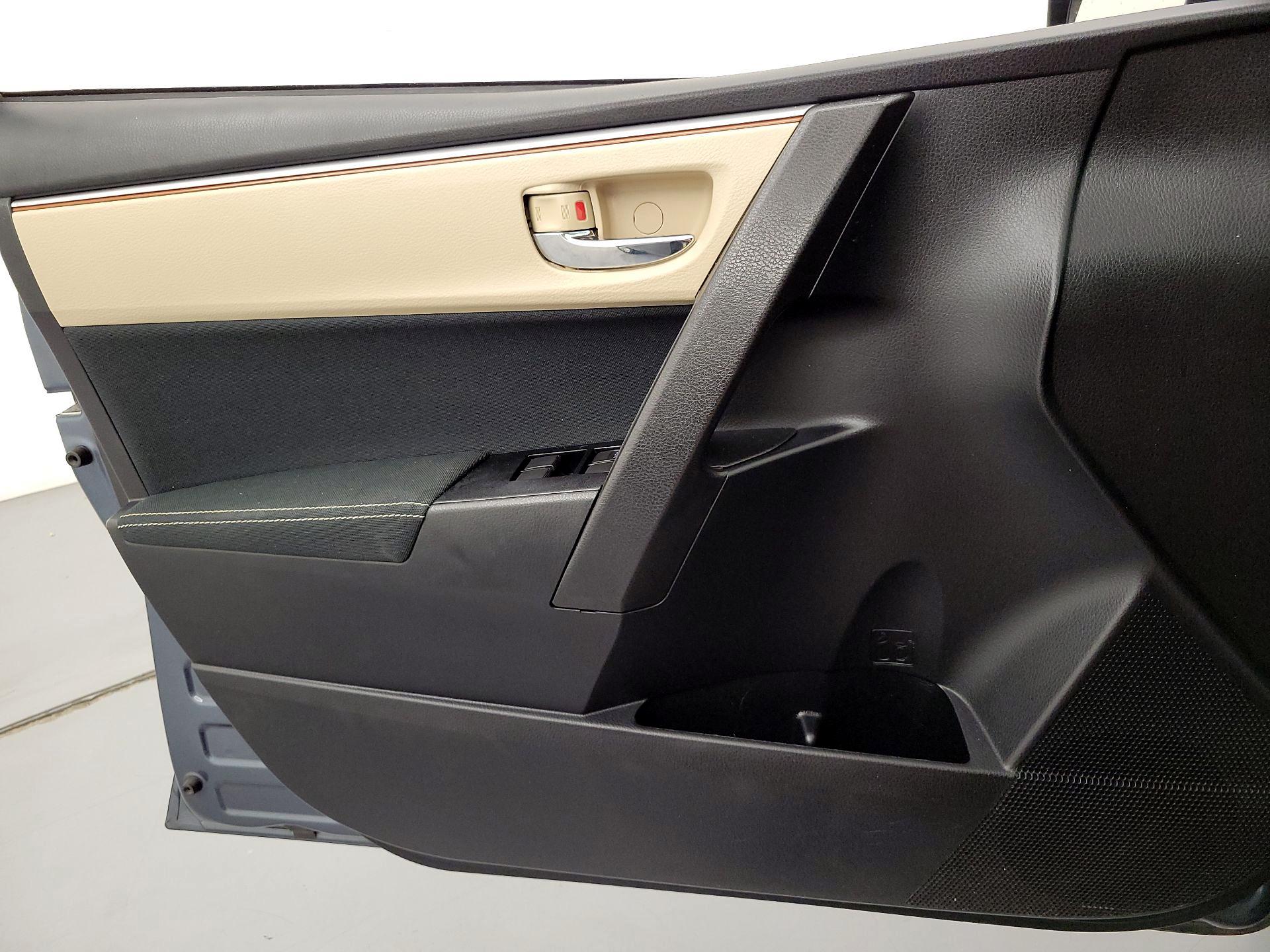 Thumbnail: 2016 Toyota Corolla - 12