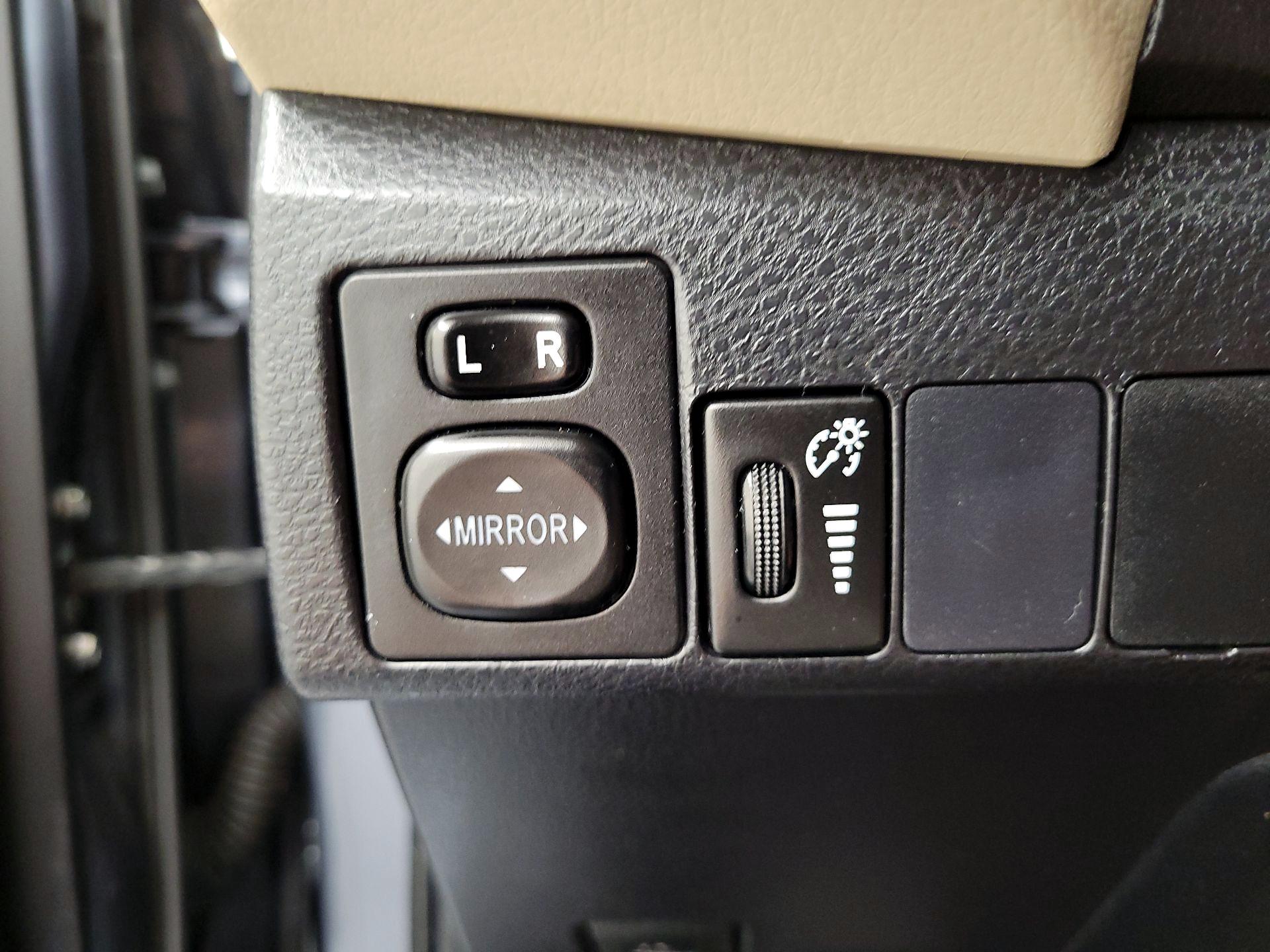 Thumbnail: 2016 Toyota Corolla - 13