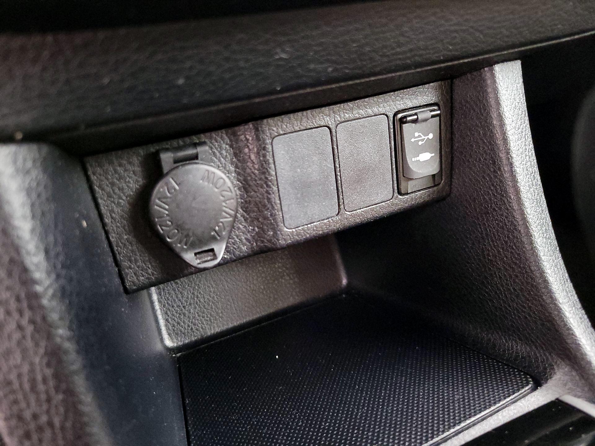 Thumbnail: 2016 Toyota Corolla - 18