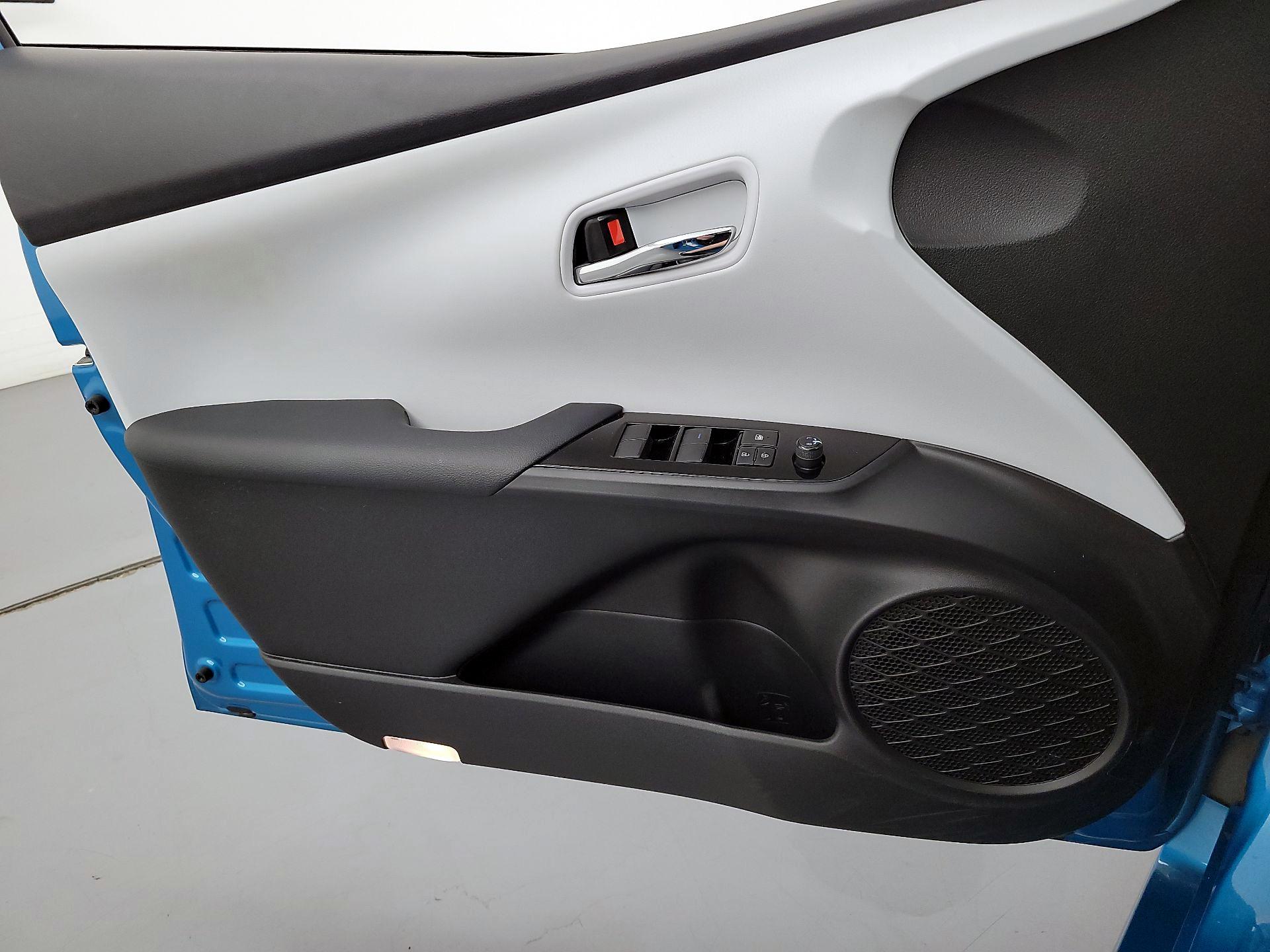 Thumbnail: 2021 Toyota Prius Prime - 12