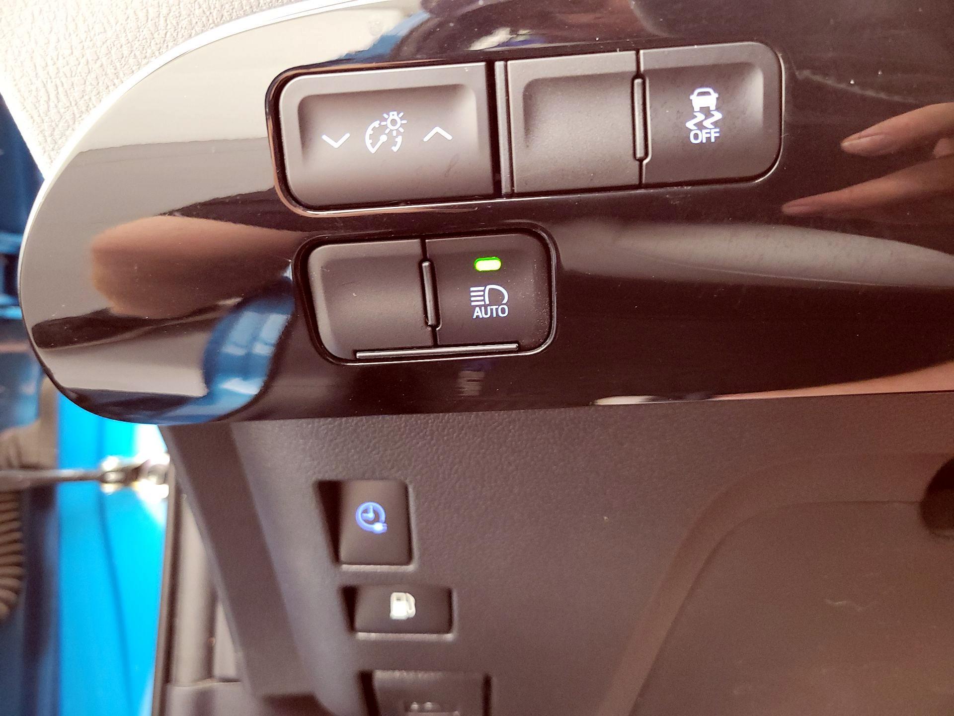 Thumbnail: 2021 Toyota Prius Prime - 13