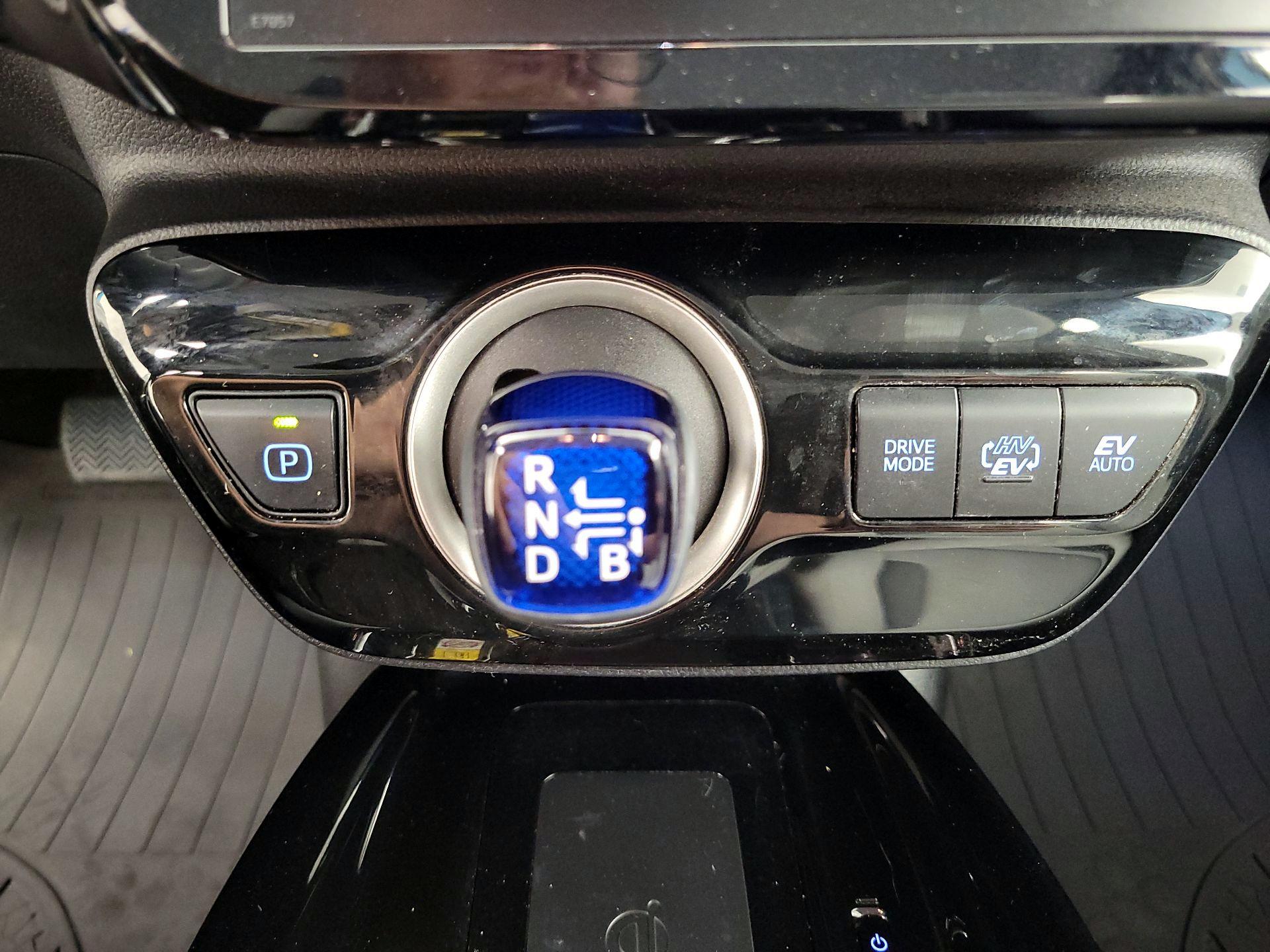 Thumbnail: 2021 Toyota Prius Prime - 18