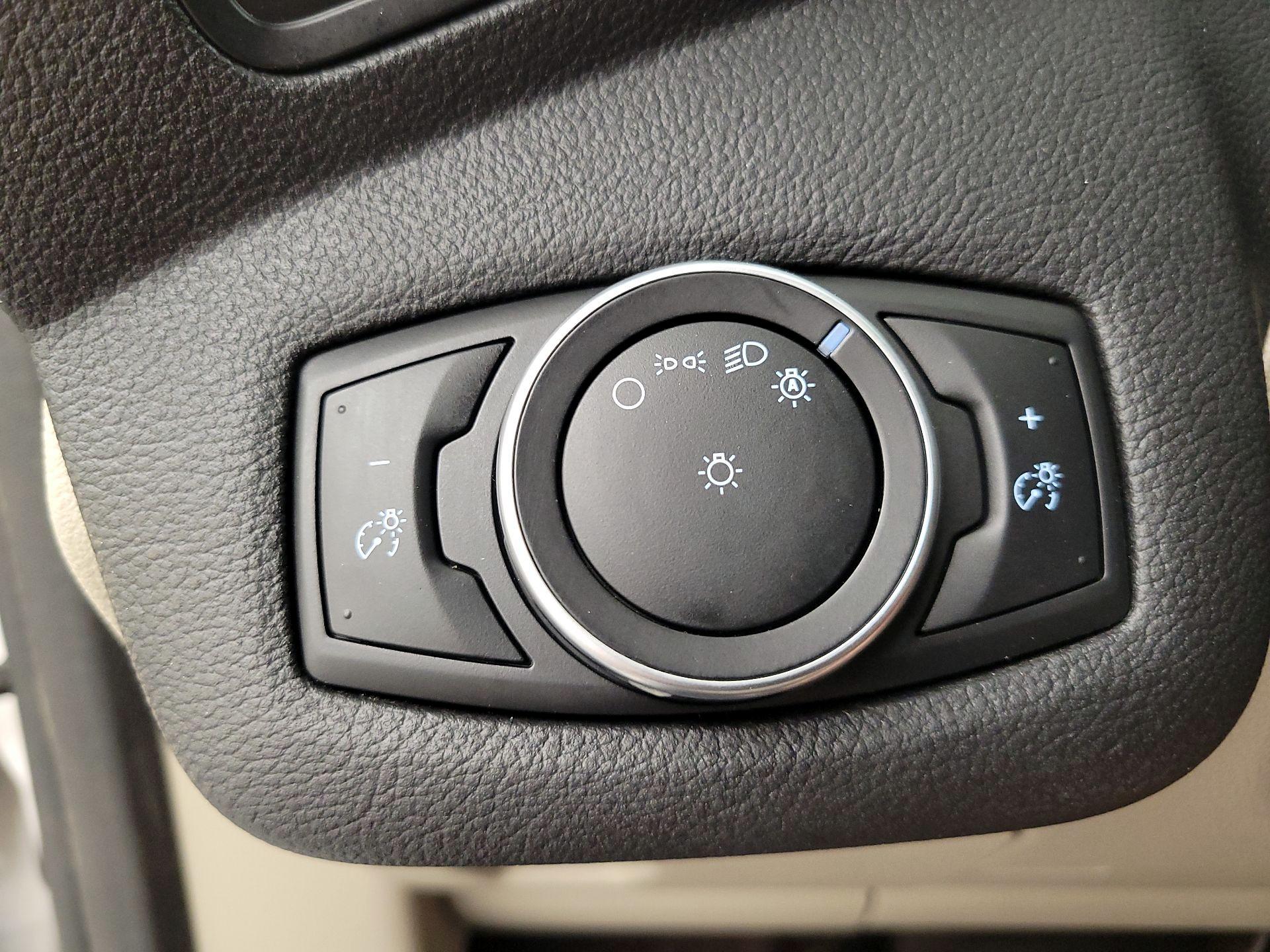 Thumbnail: 2017 Ford C-Max - 13