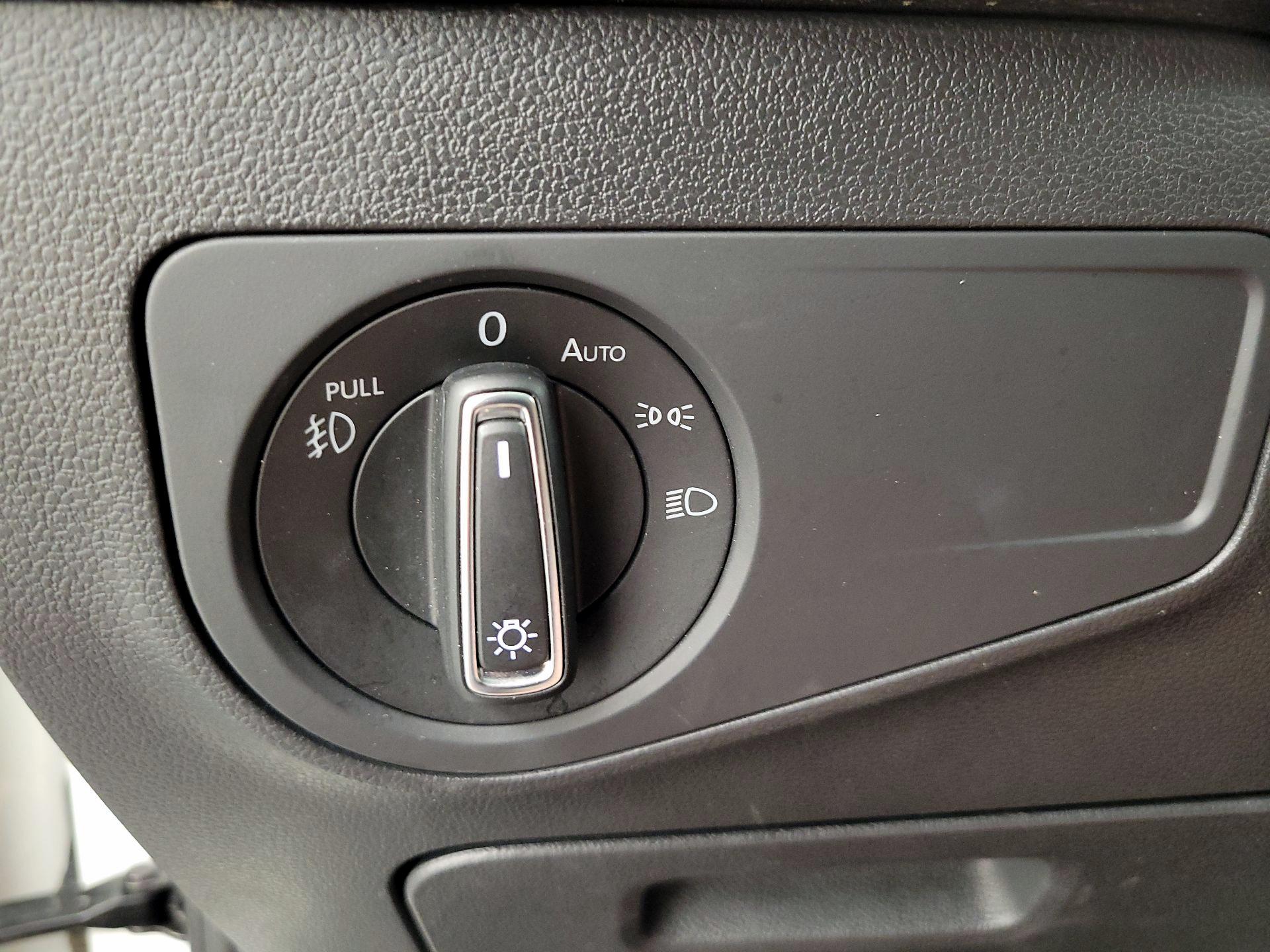 Thumbnail: 2019 Volkswagen Tiguan - 13