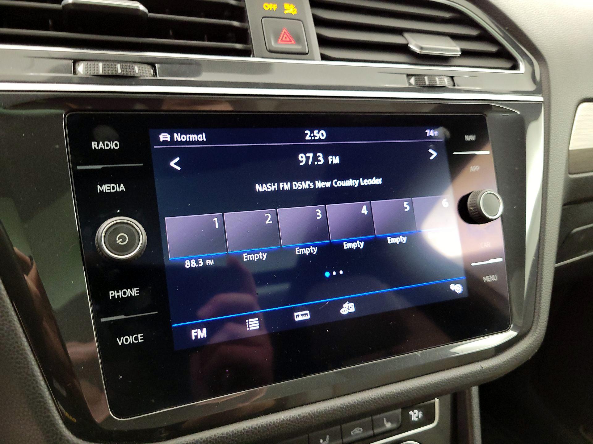 Thumbnail: 2019 Volkswagen Tiguan - 16