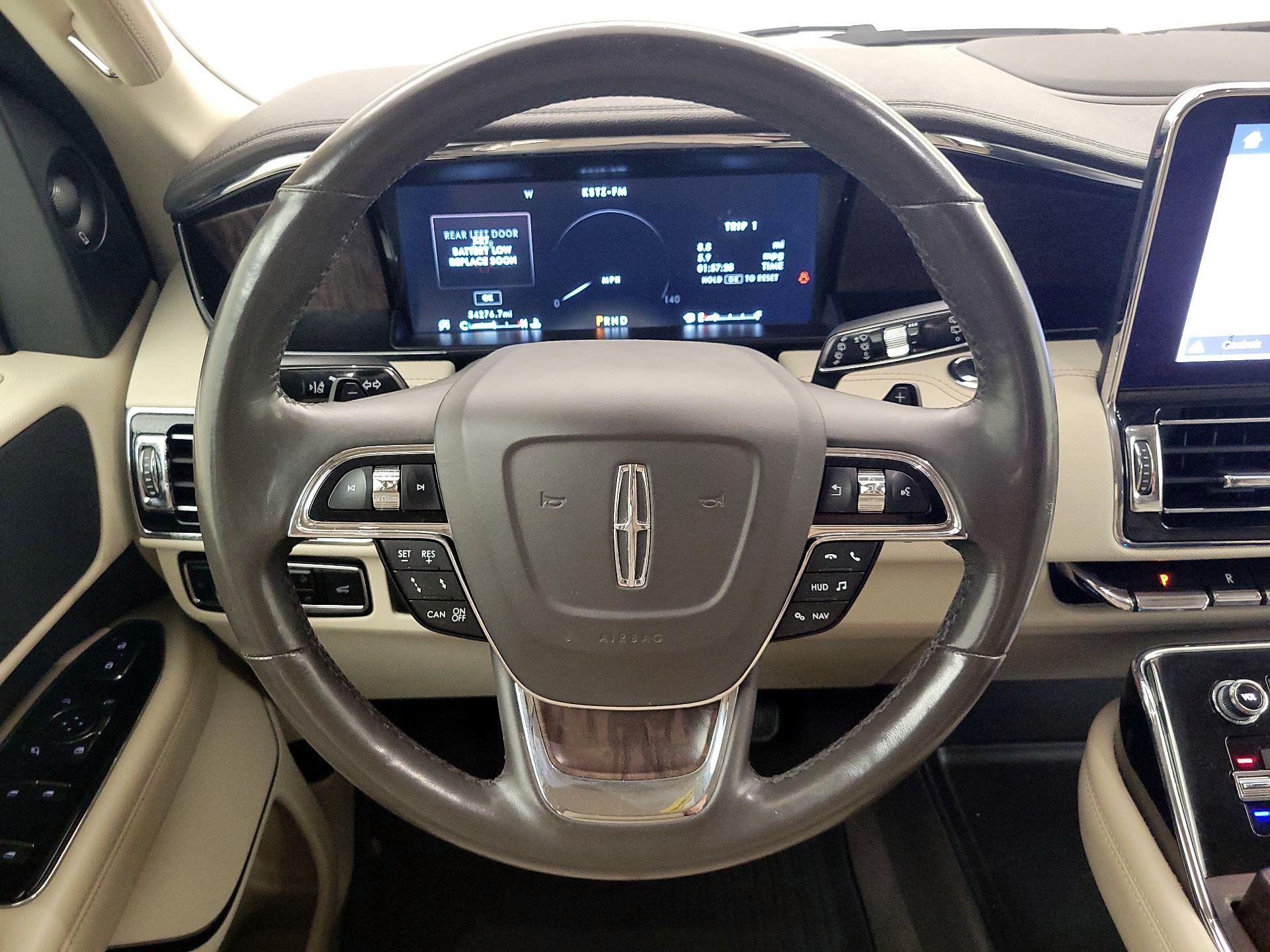 Thumbnail: 2019 Lincoln Navigator - 10