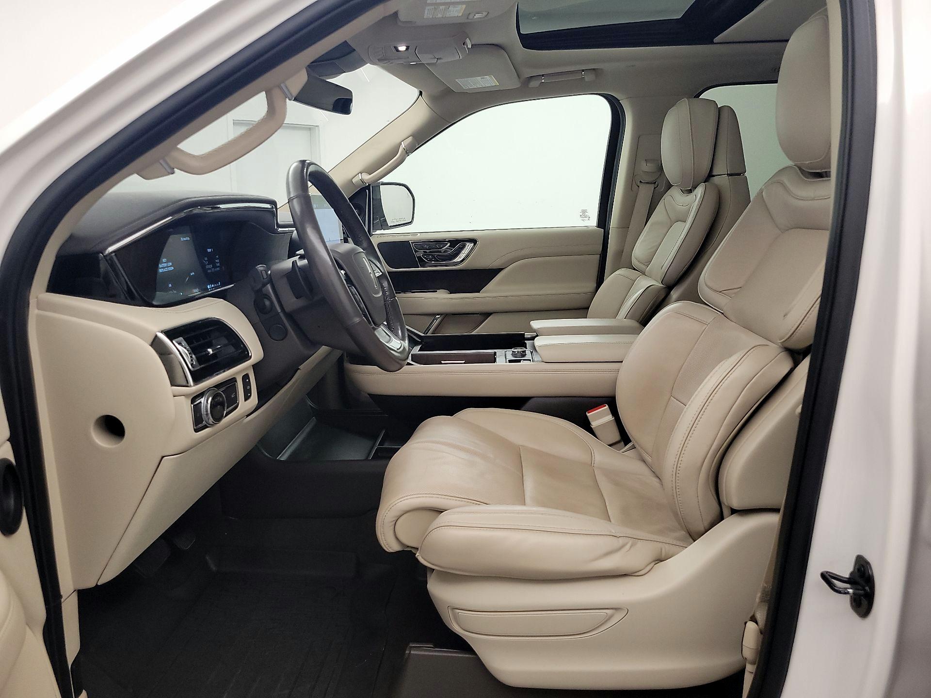 Thumbnail: 2019 Lincoln Navigator - 11