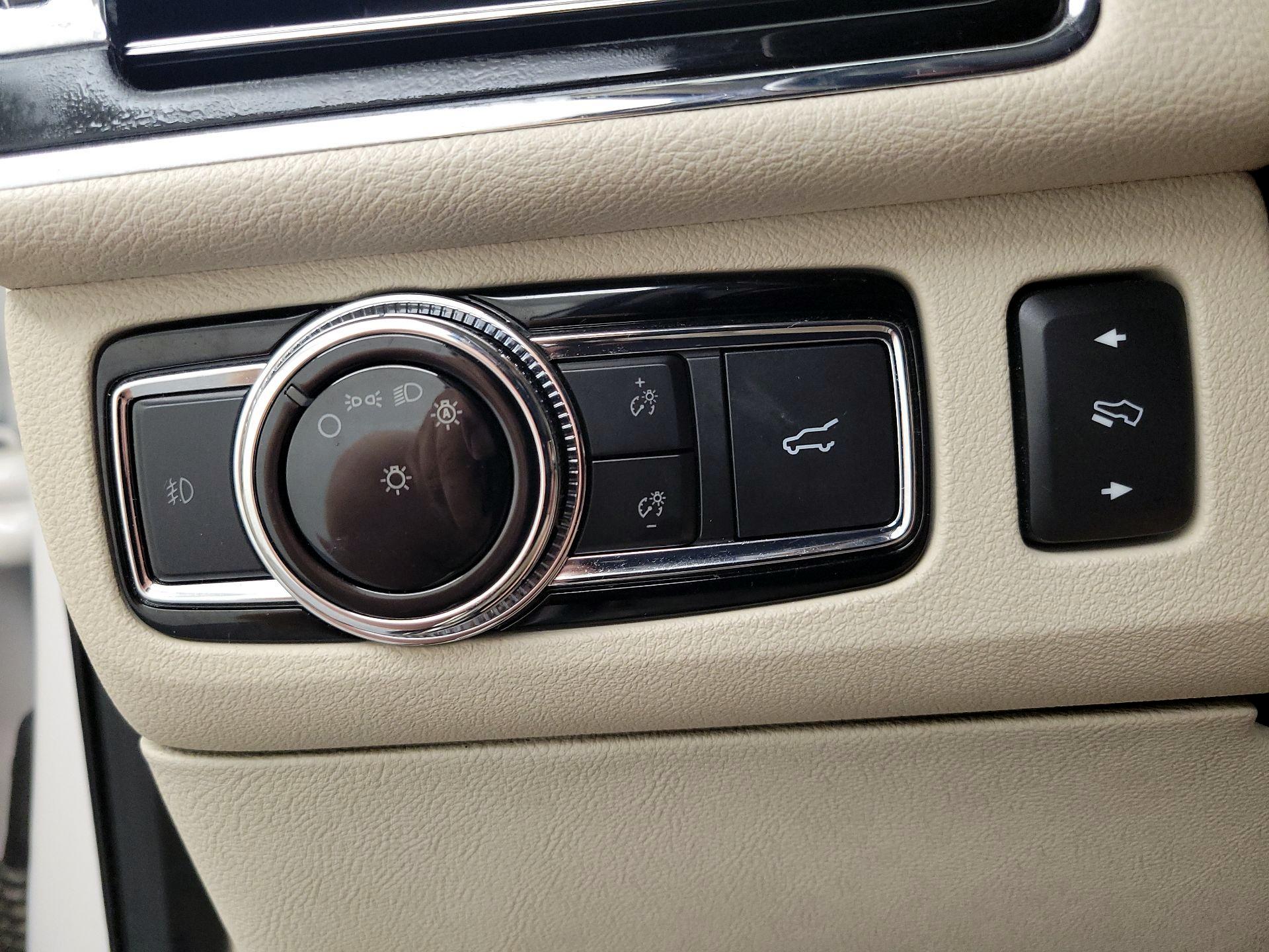 Thumbnail: 2019 Lincoln Navigator - 13