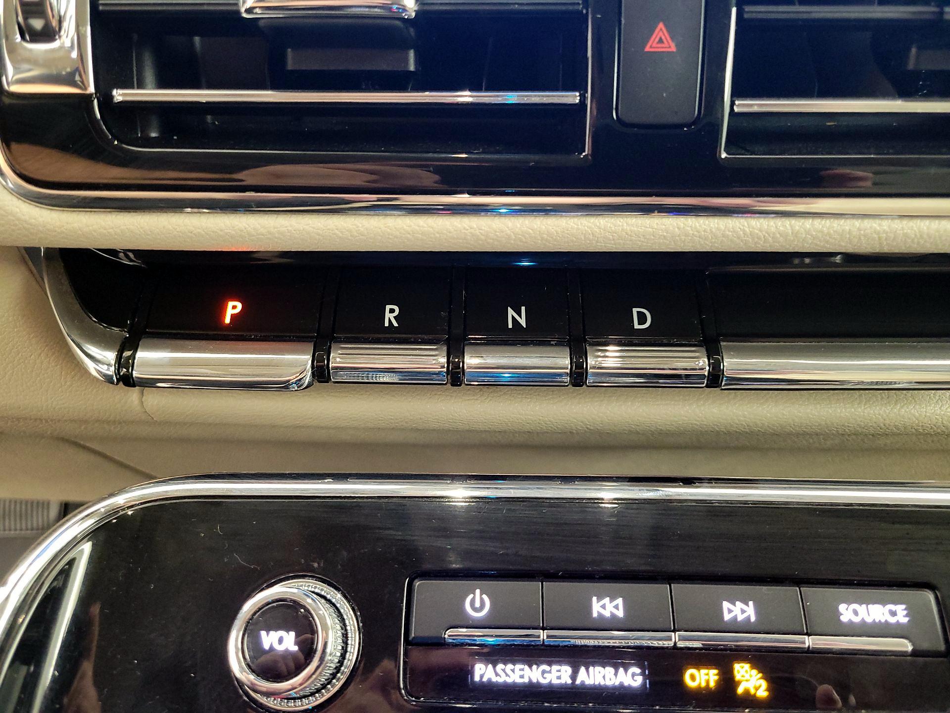 Thumbnail: 2019 Lincoln Navigator - 18