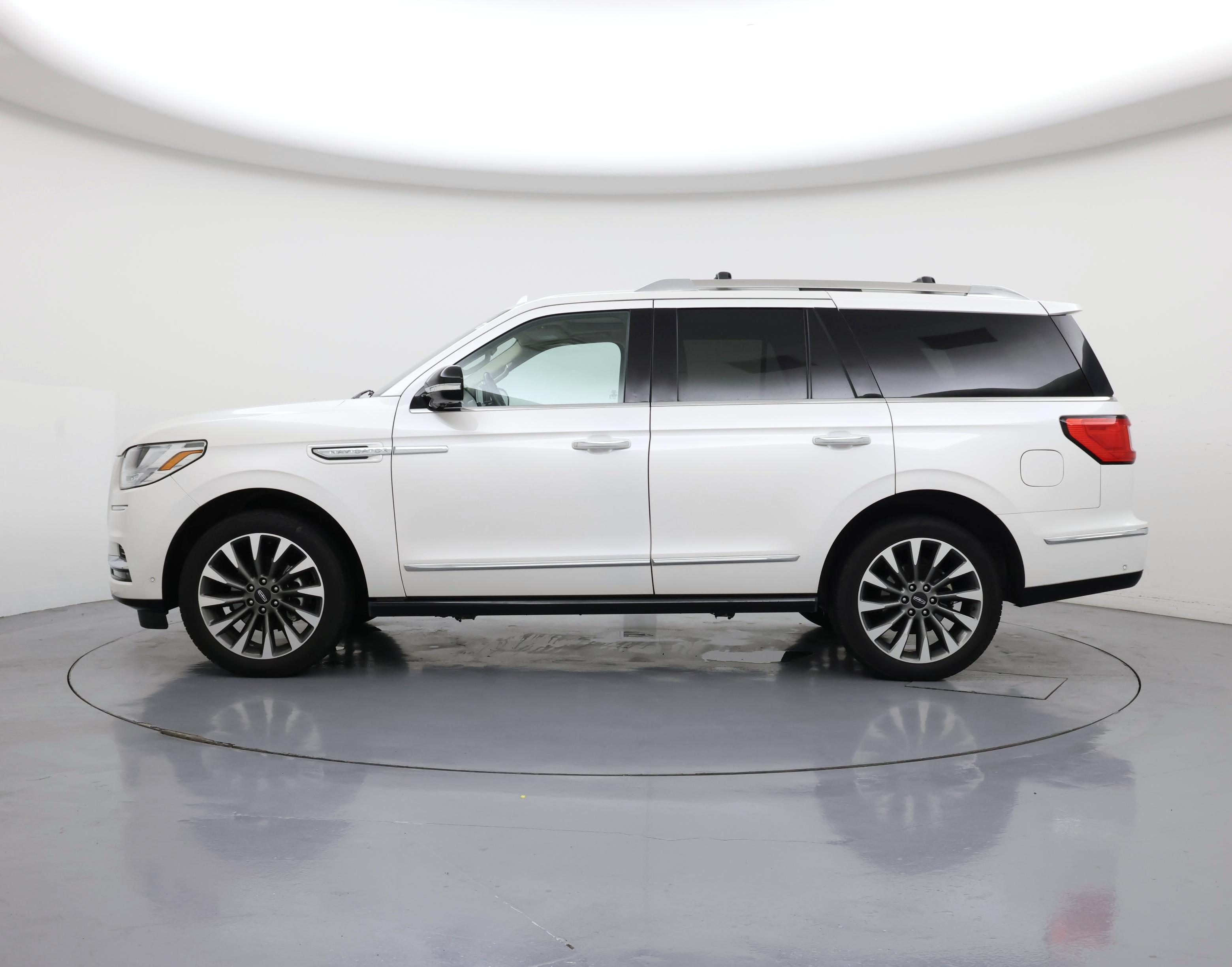 Thumbnail: 2019 Lincoln Navigator - 3