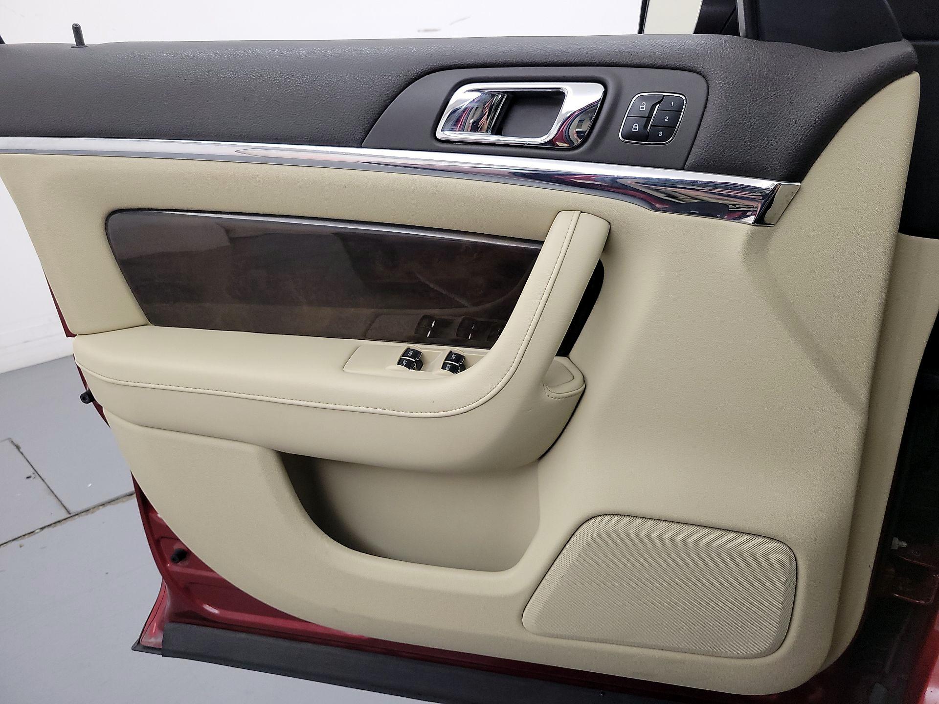 Thumbnail: 2015 Lincoln MKS - 12