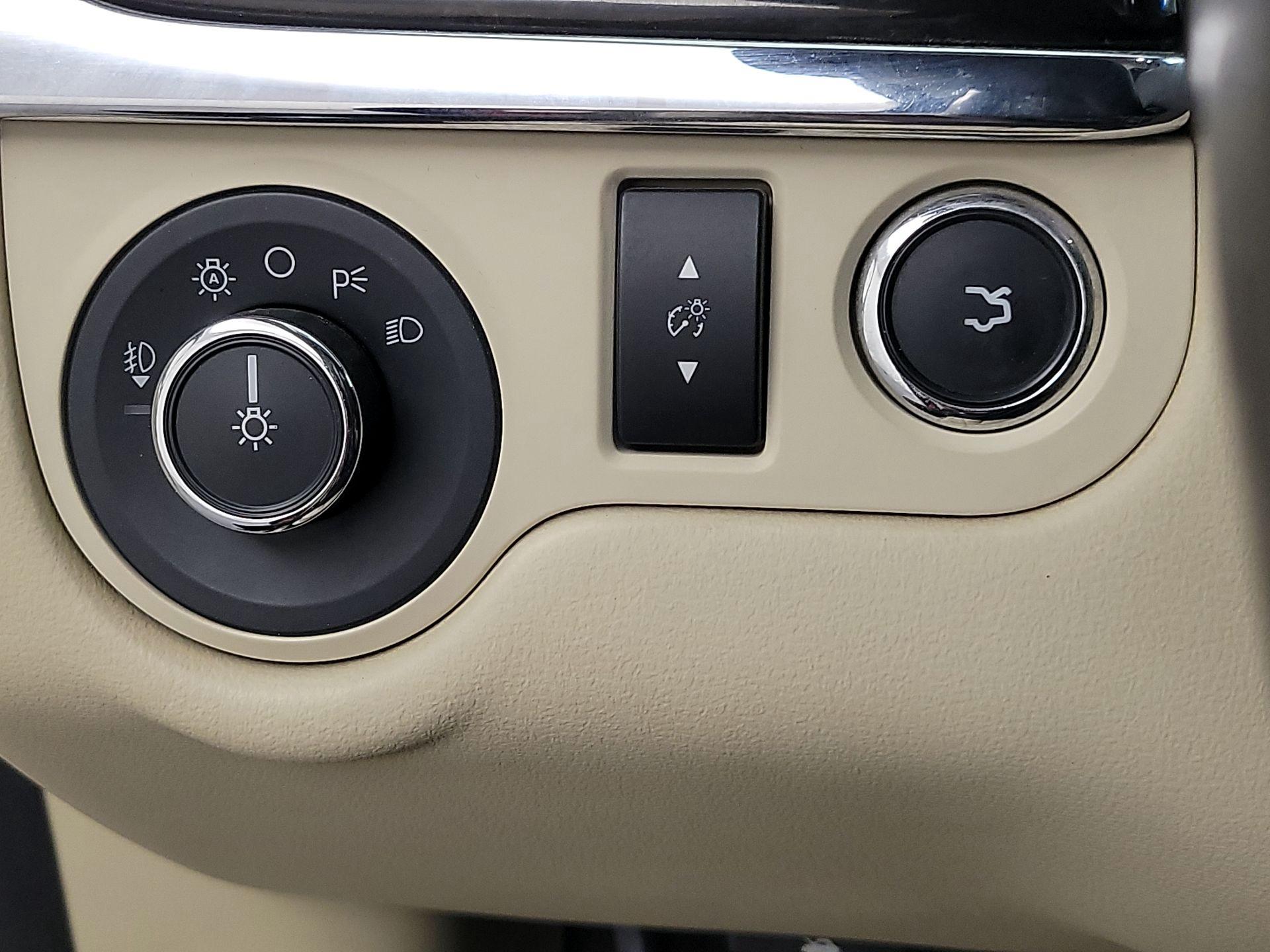 Thumbnail: 2015 Lincoln MKS - 13