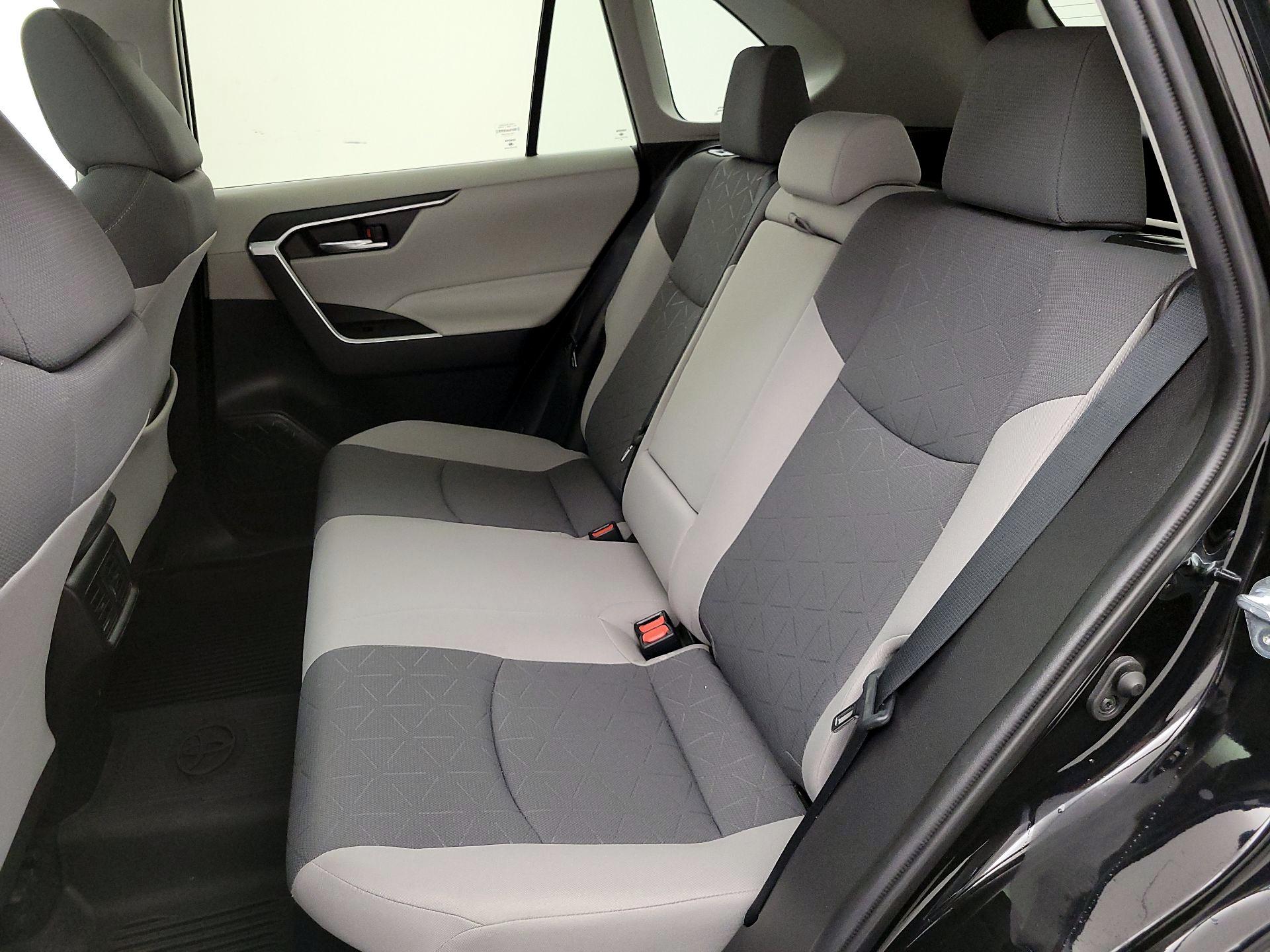 Thumbnail: 2021 Toyota RAV4 - 20