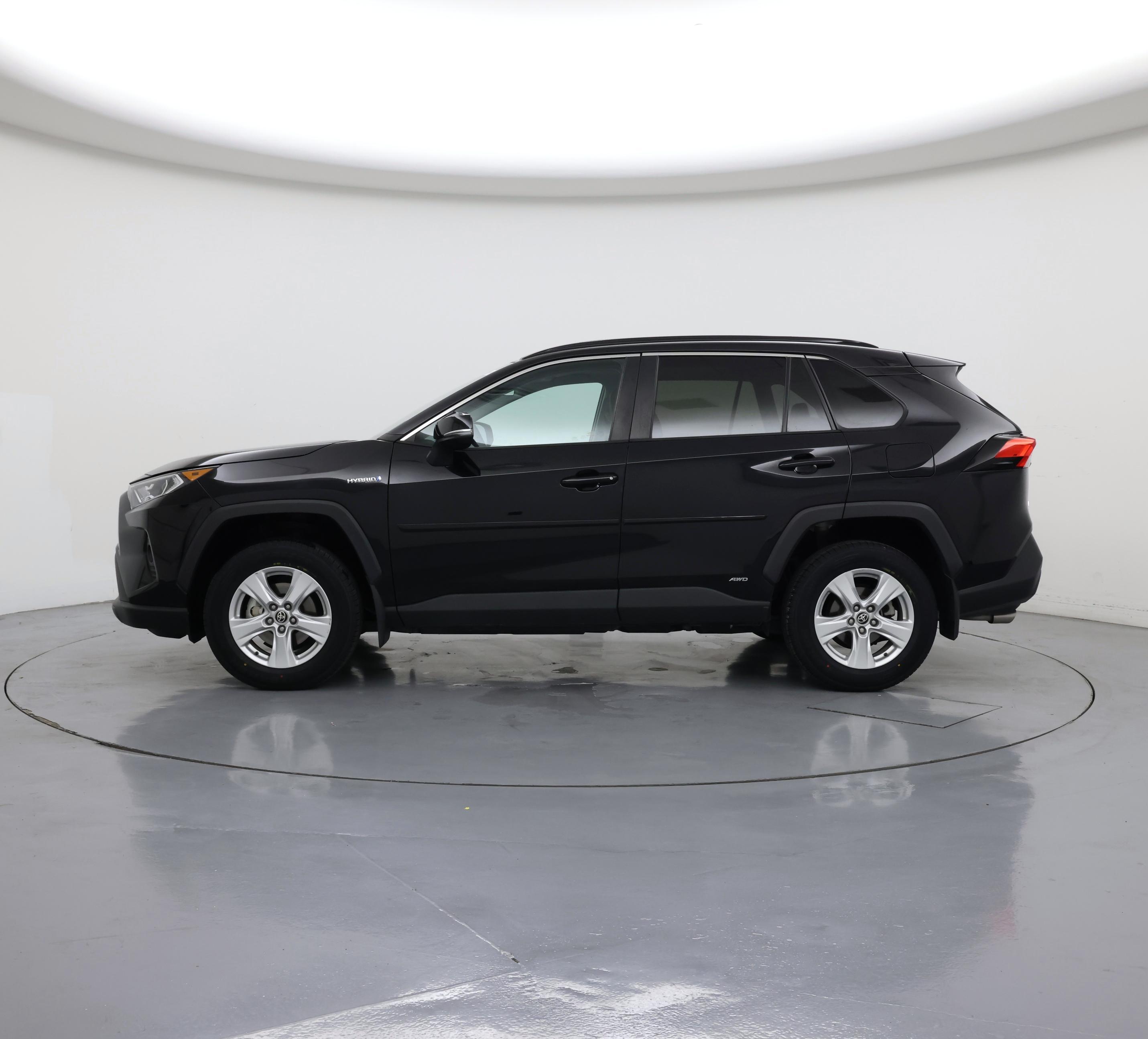 Thumbnail: 2021 Toyota RAV4 - 3