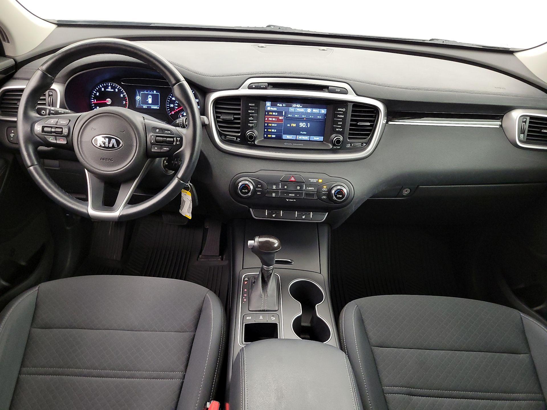 Thumbnail: 2017 Kia Sorento - 9