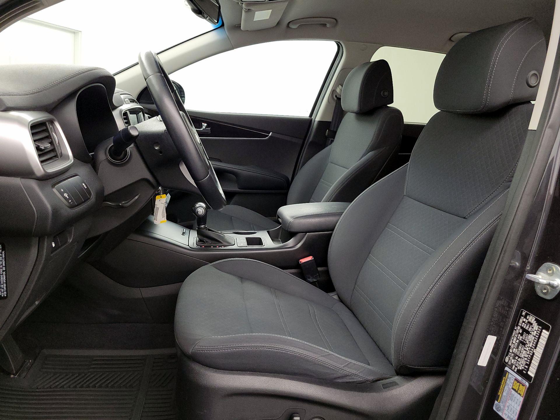 Thumbnail: 2017 Kia Sorento - 11