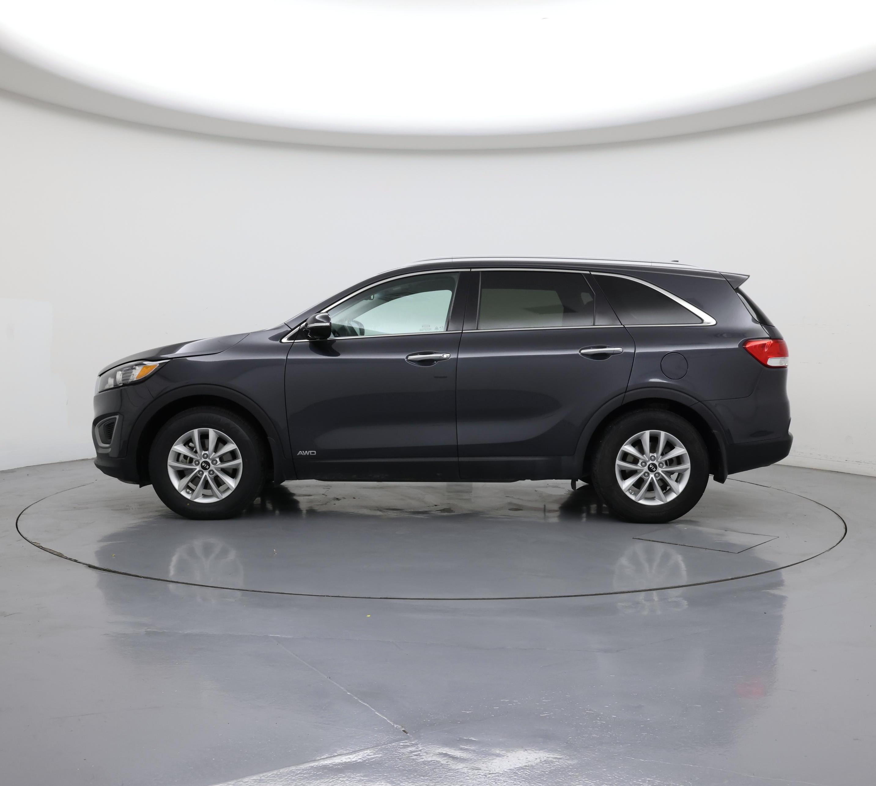 Thumbnail: 2017 Kia Sorento - 3