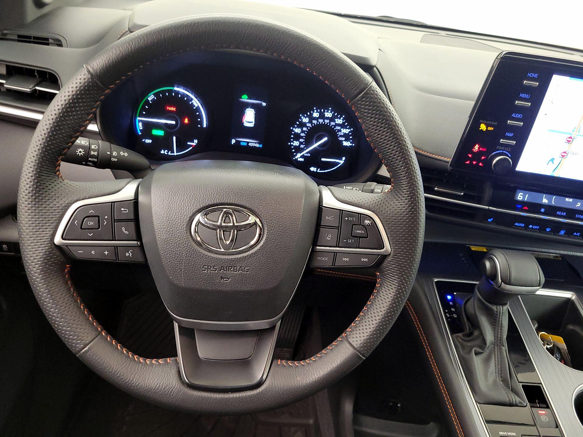 Thumbnail: 2024 Toyota Sienna - 10
