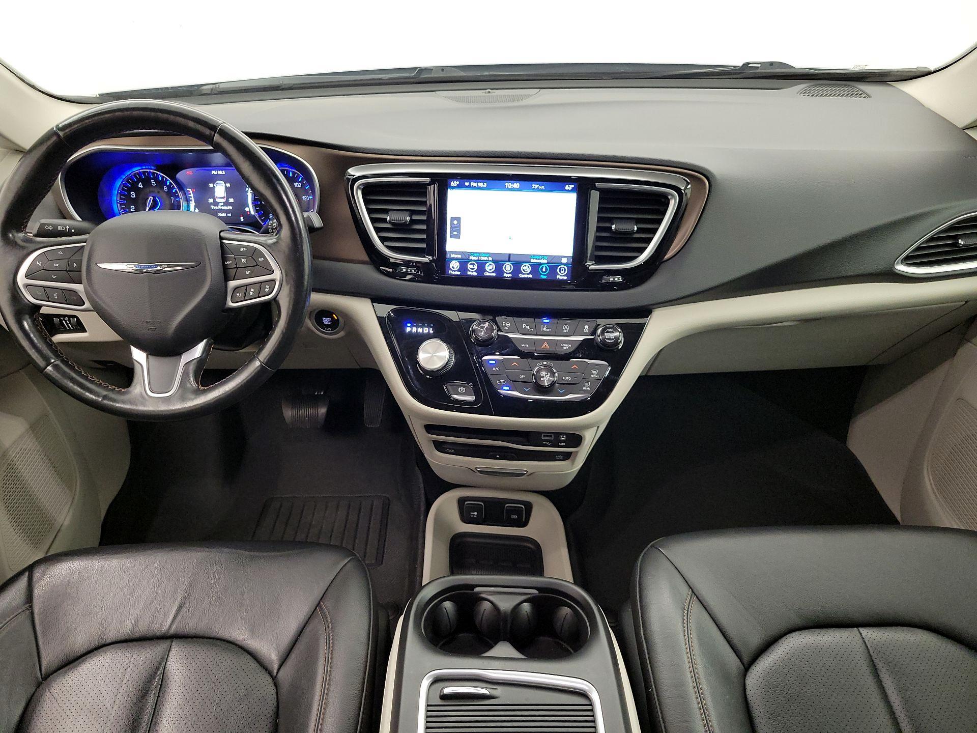 Thumbnail: 2019 Chrysler Pacifica - 9