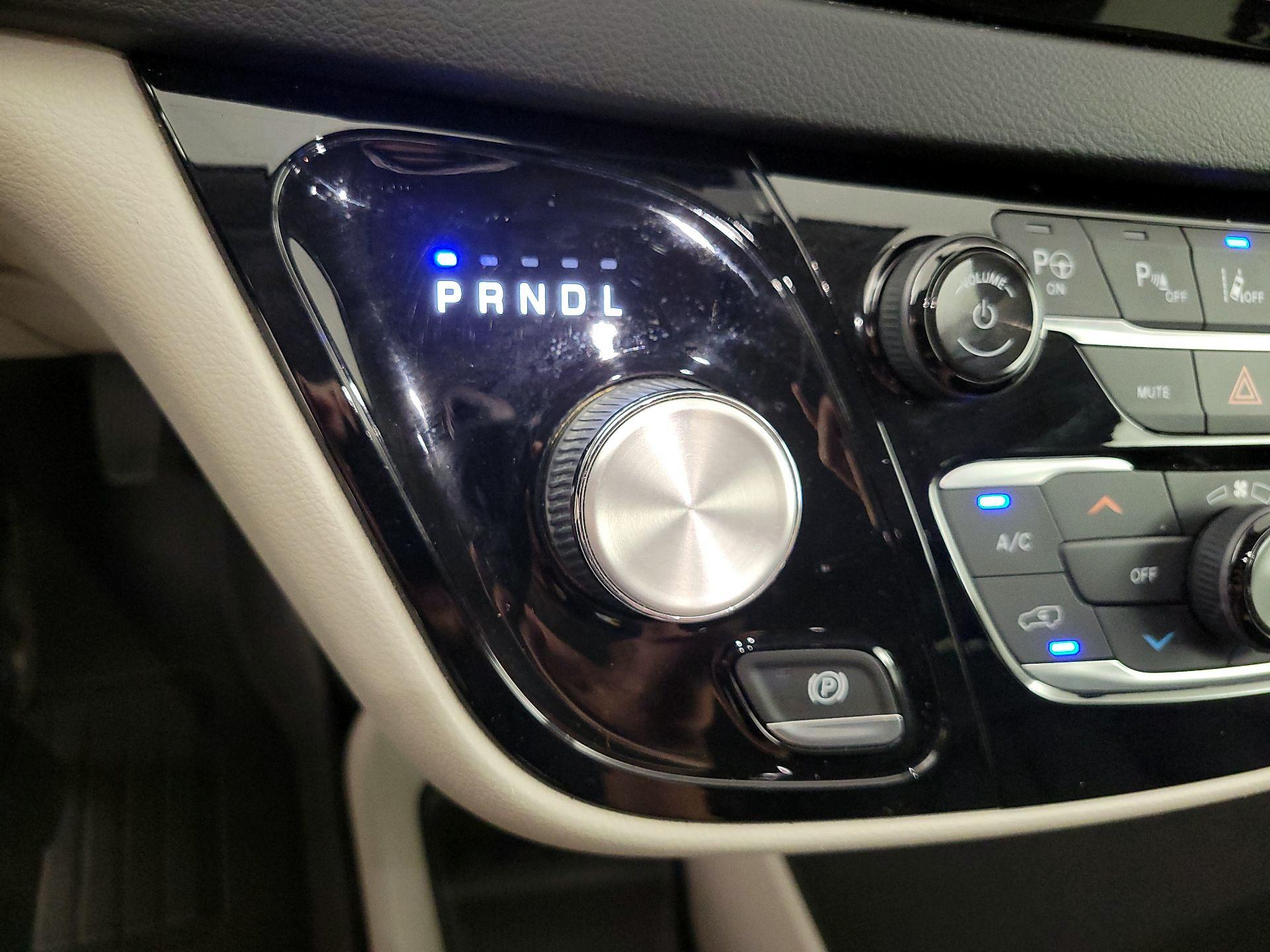 Thumbnail: 2019 Chrysler Pacifica - 18
