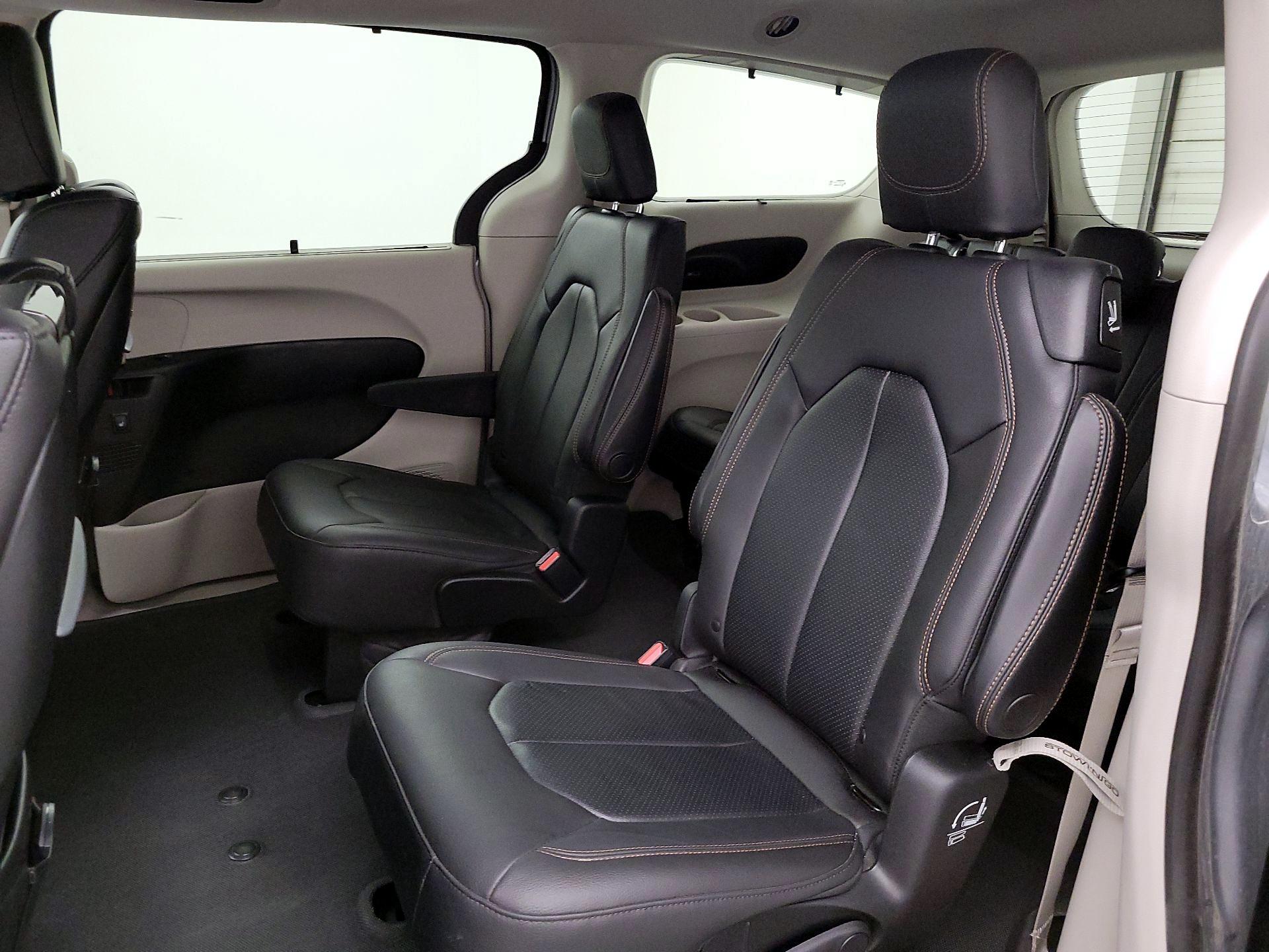Thumbnail: 2019 Chrysler Pacifica - 20