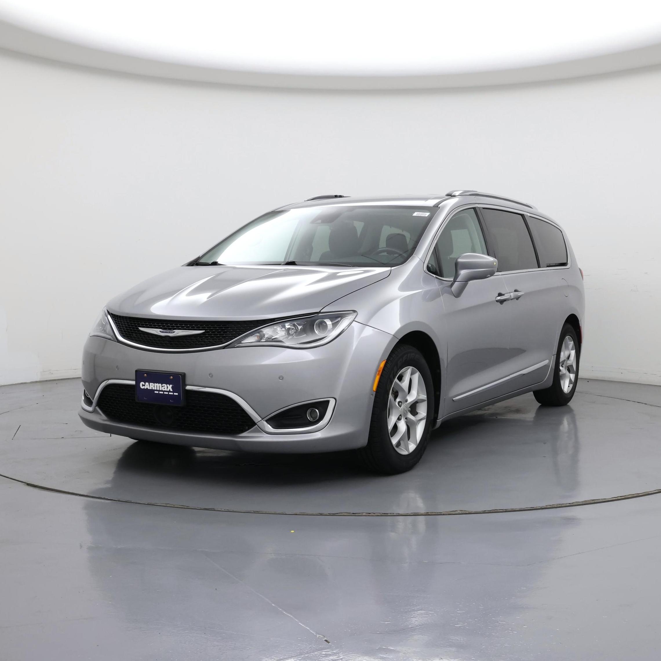 Thumbnail: 2019 Chrysler Pacifica - 4