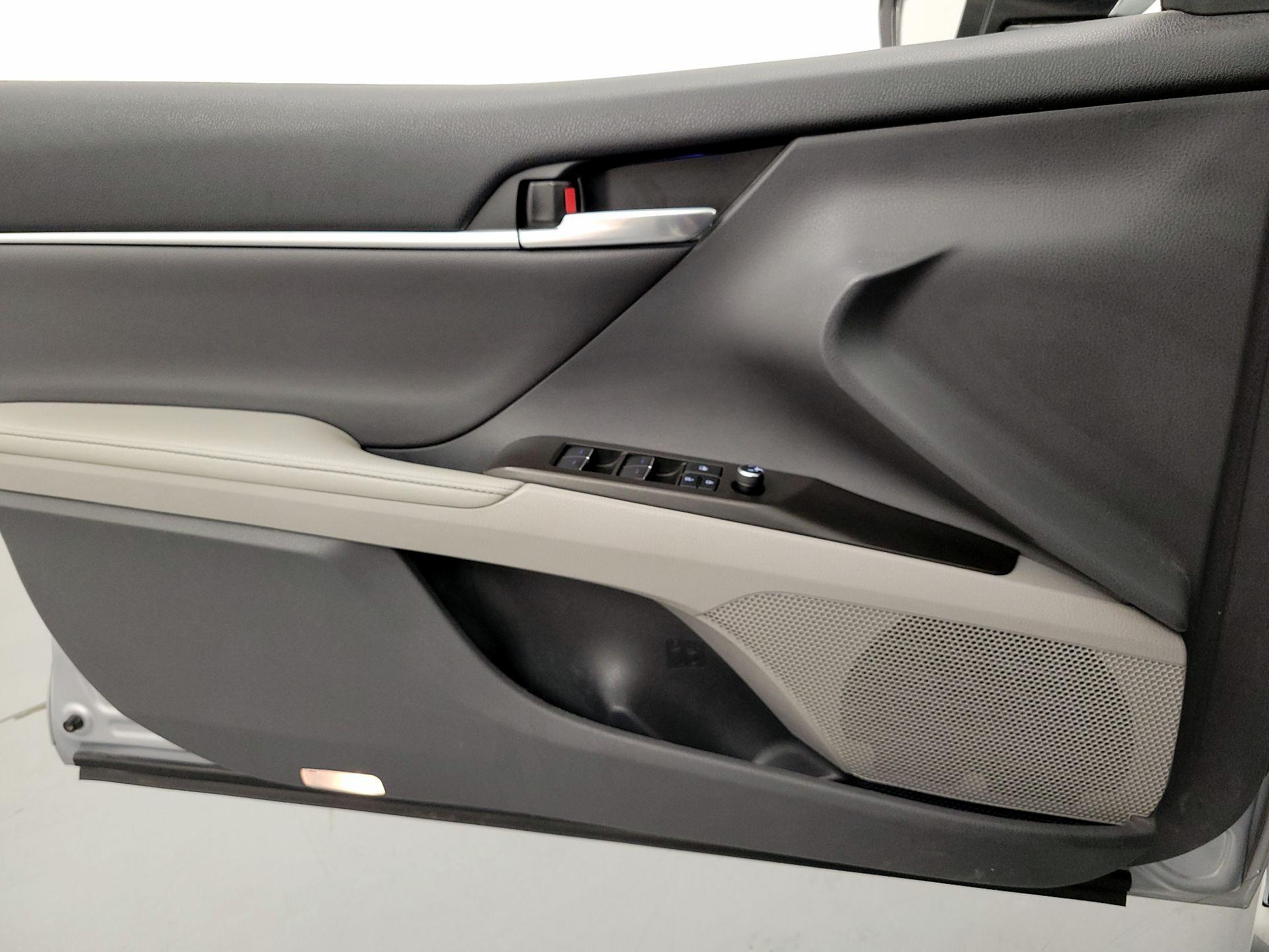 Thumbnail: 2022 Toyota Camry - 12