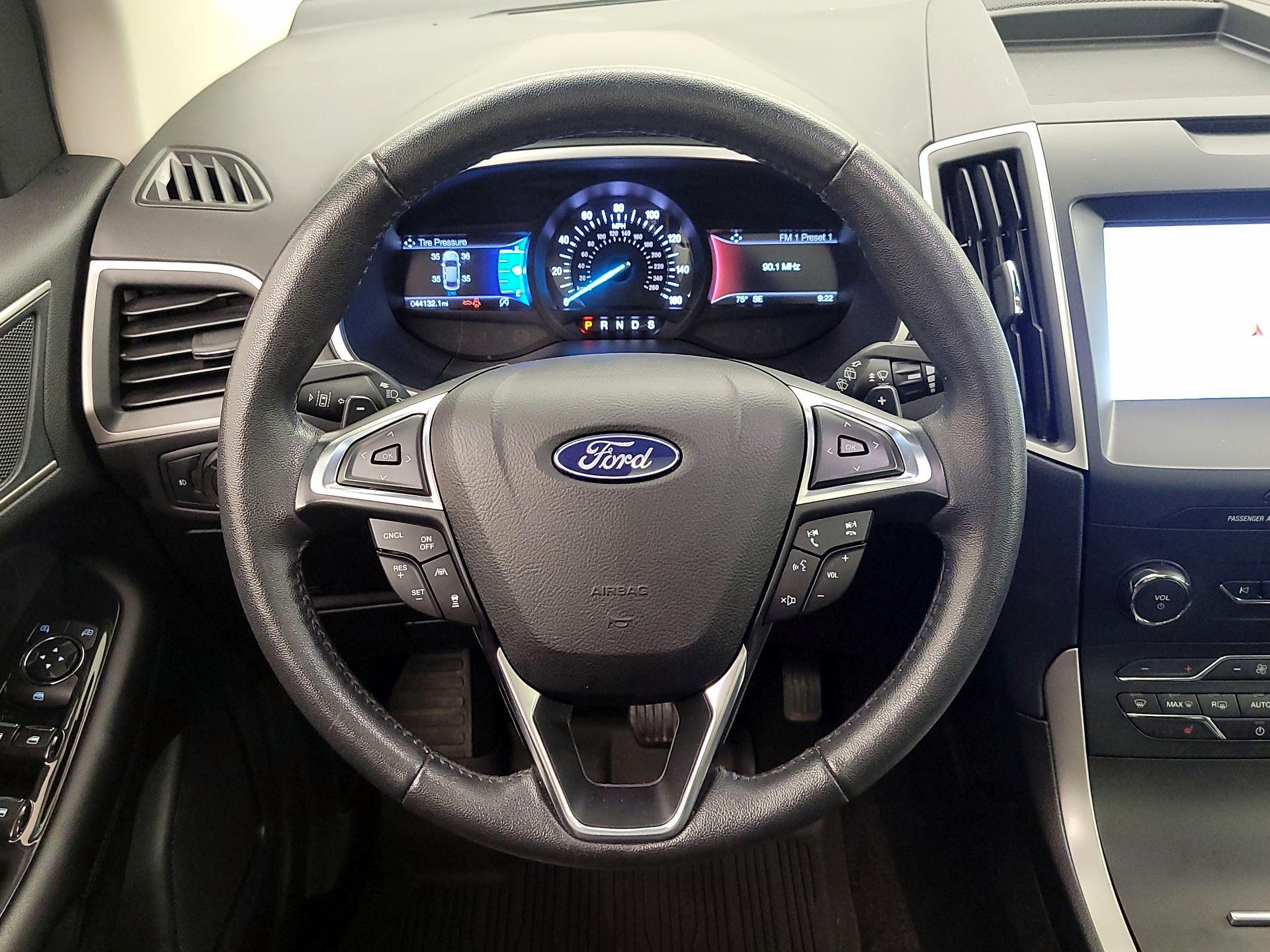 Thumbnail: 2020 Ford Edge - 10
