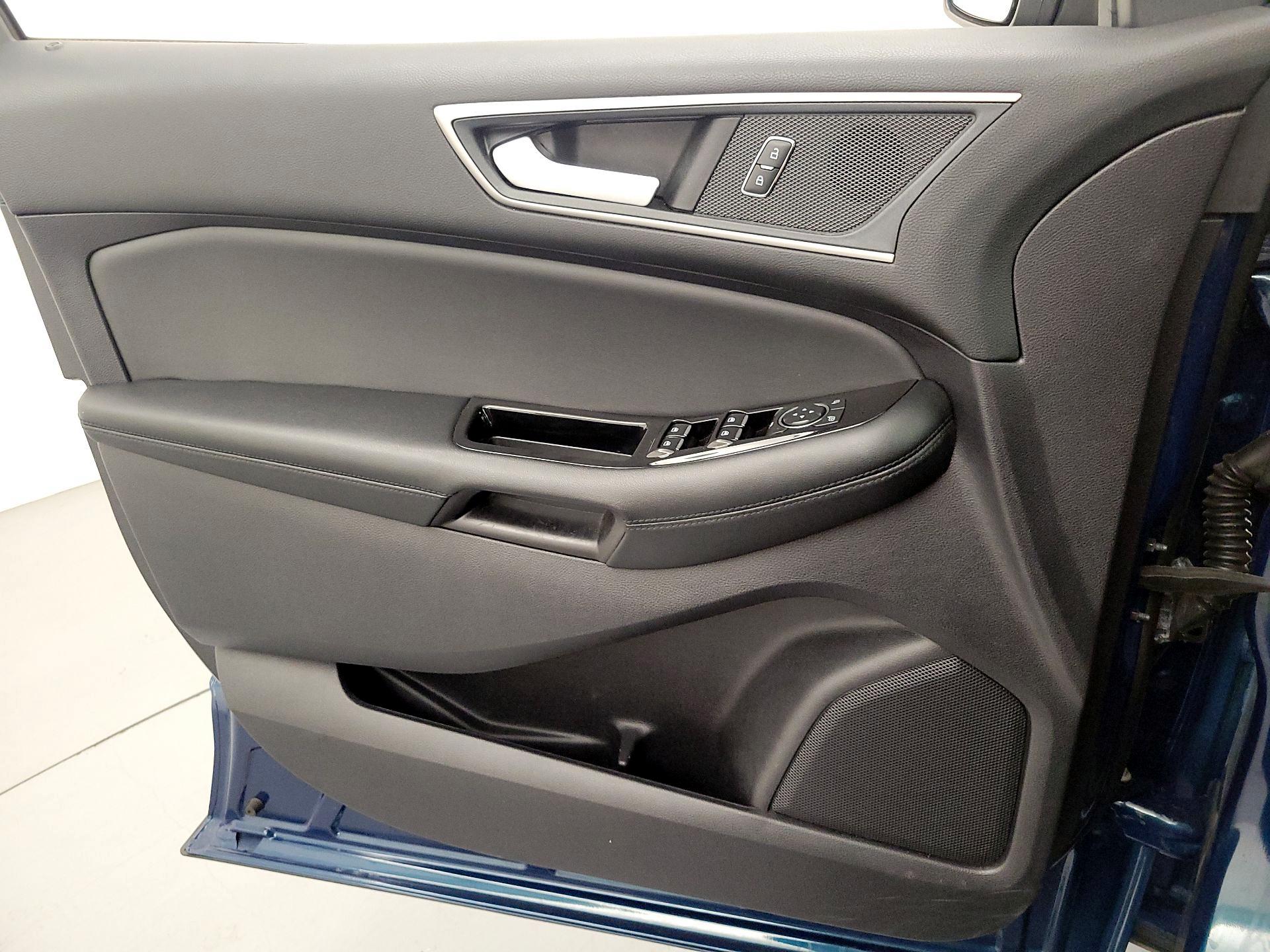 Thumbnail: 2020 Ford Edge - 12