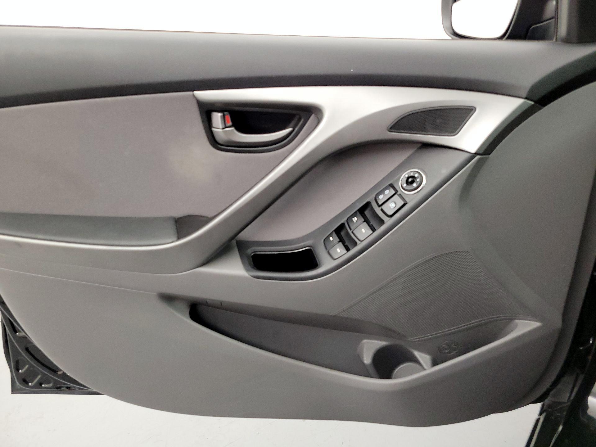 Thumbnail: 2015 Hyundai Elantra - 12