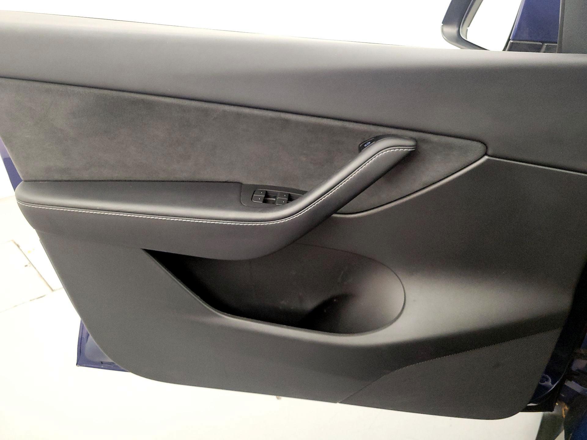 Thumbnail: 2022 Tesla Model Y - 12