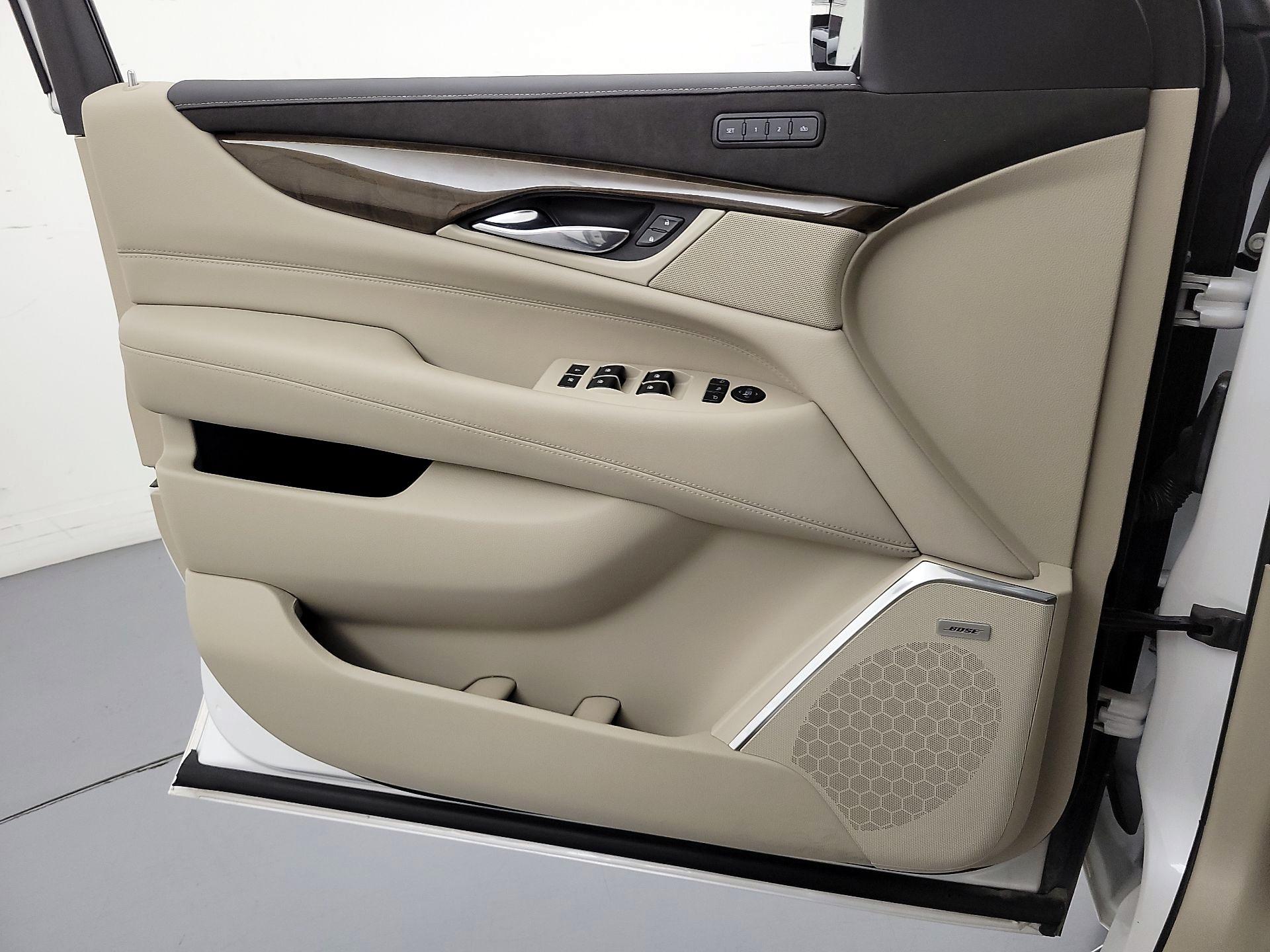 Thumbnail: 2020 Cadillac Escalade - 12