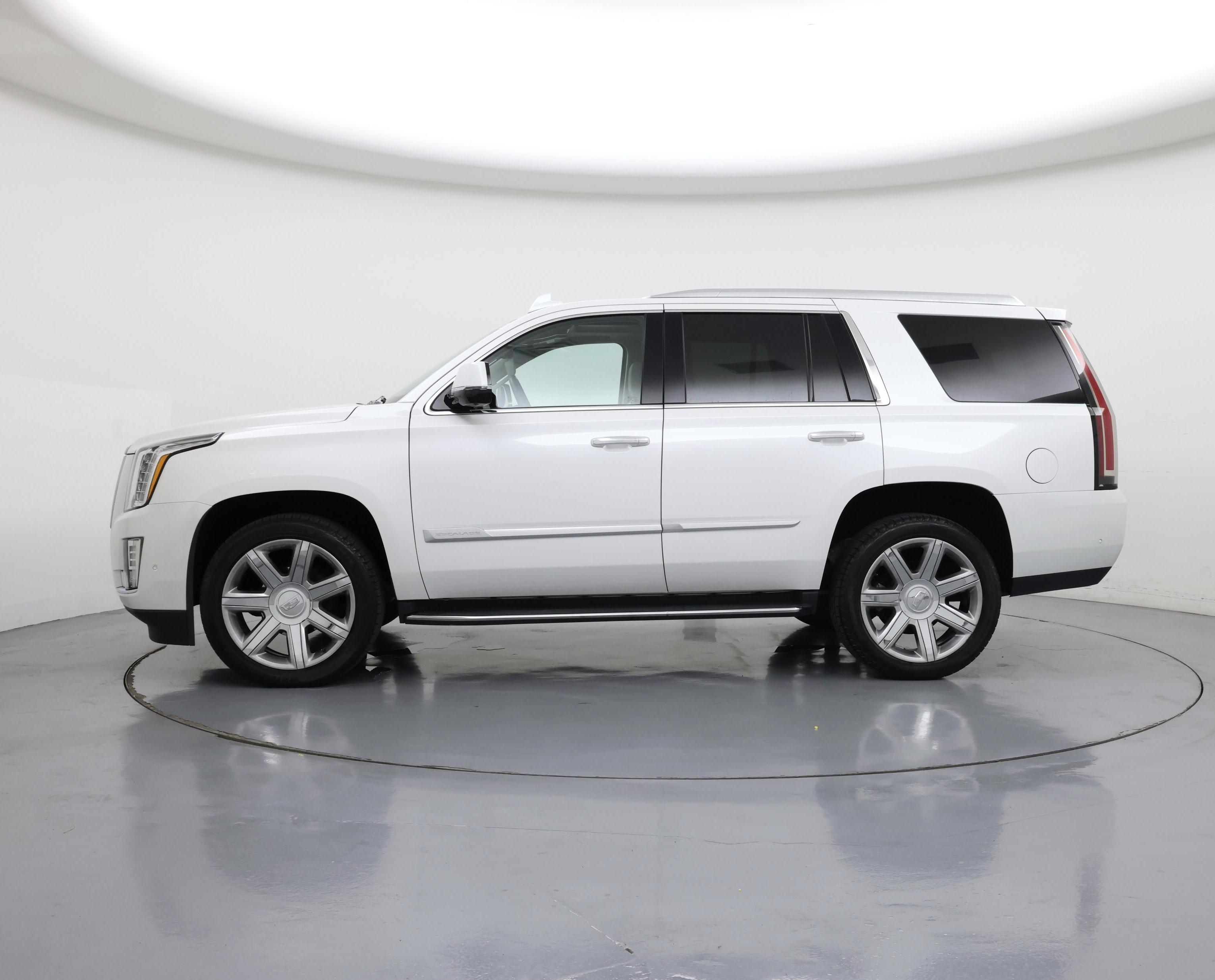 Thumbnail: 2020 Cadillac Escalade - 3