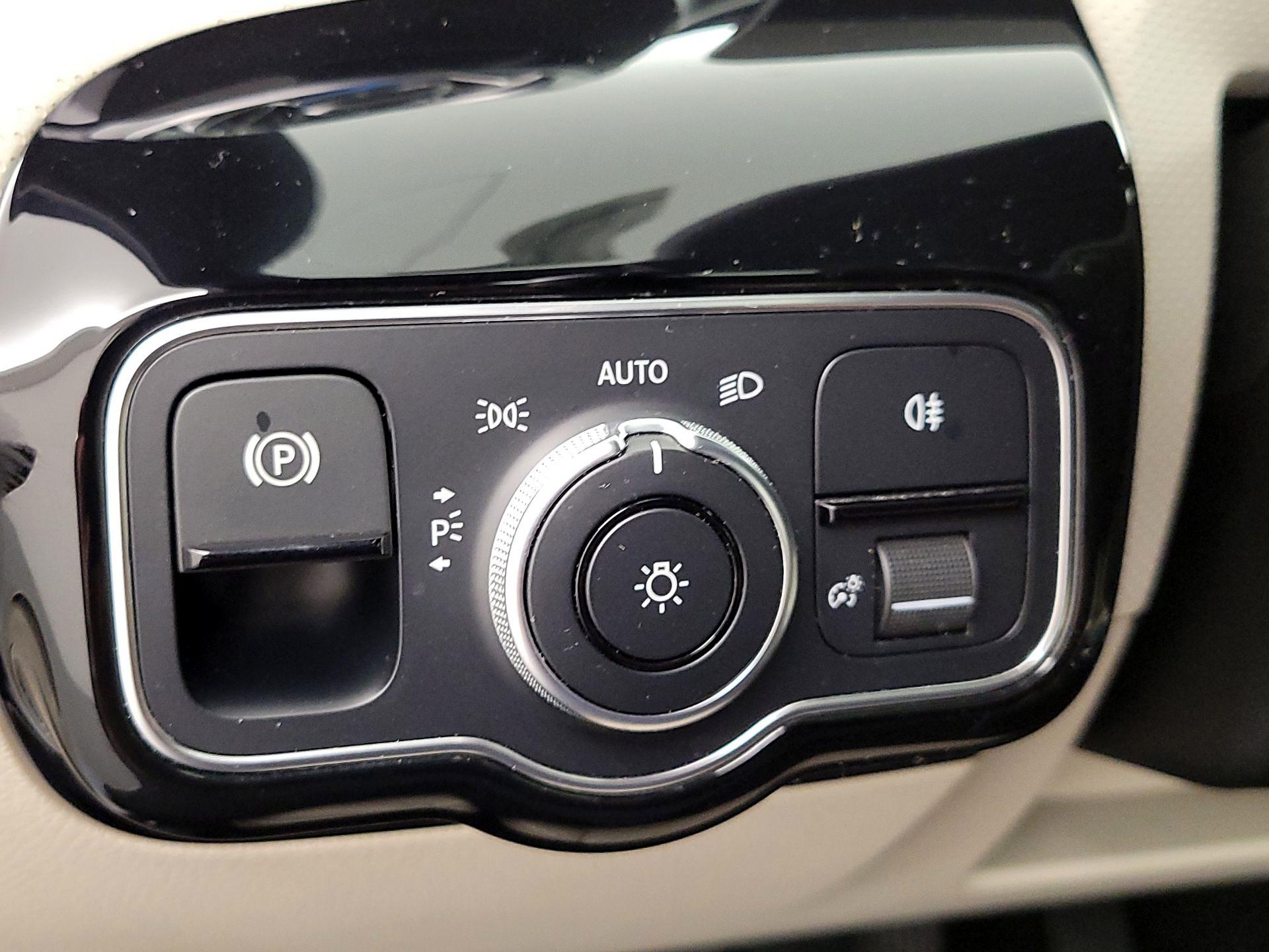 Thumbnail: 2019 Mercedes-Benz A-Class - 13