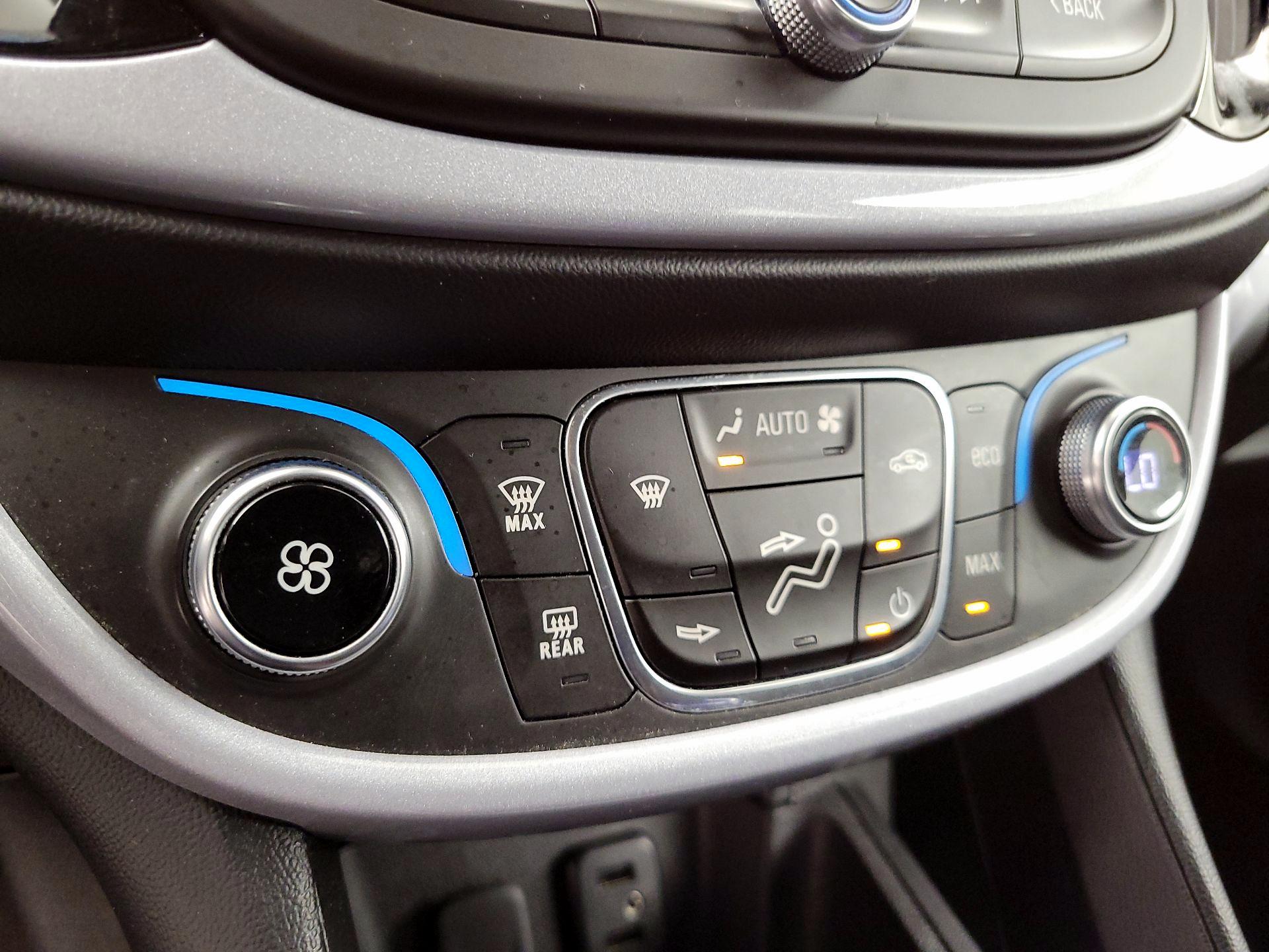 Thumbnail: 2018 Chevrolet Volt - 15