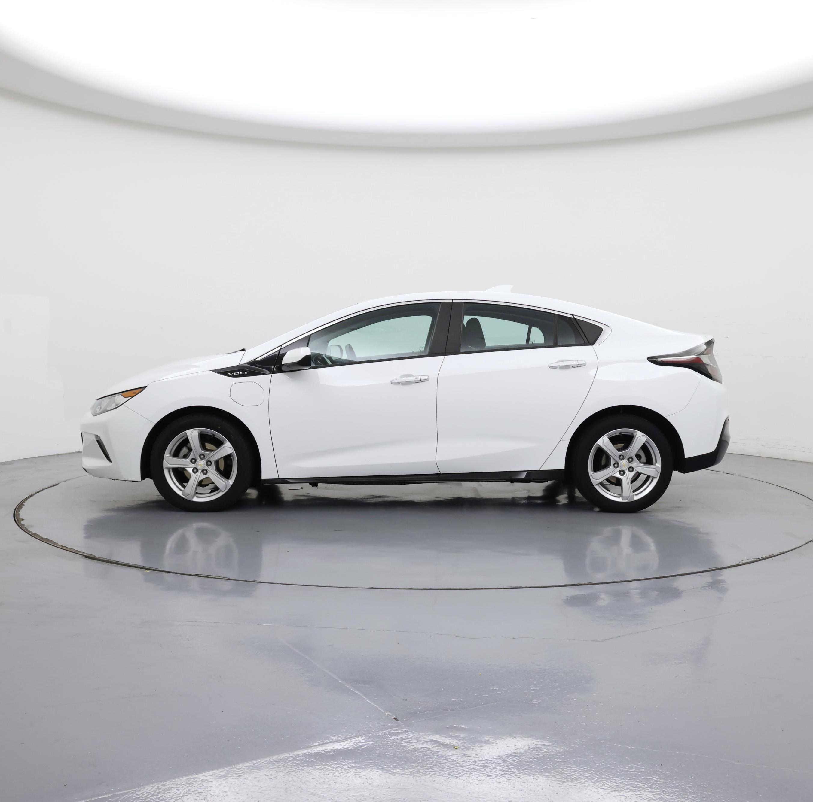 Thumbnail: 2018 Chevrolet Volt - 3
