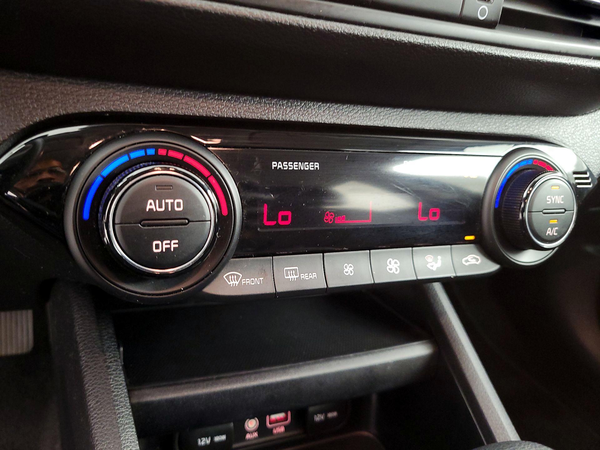 Thumbnail: 2019 Kia Forte - 15