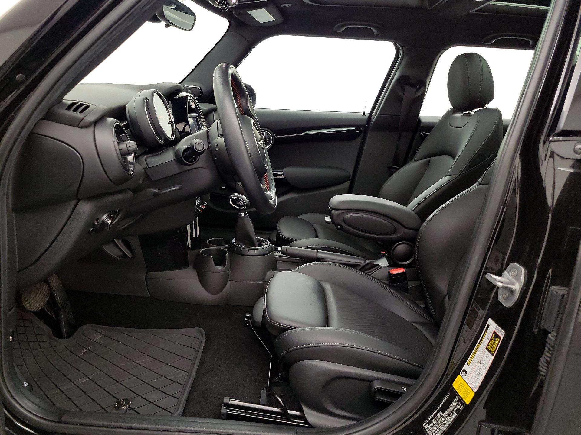 Thumbnail: 2017 MINI Cooper Hardtop - 11