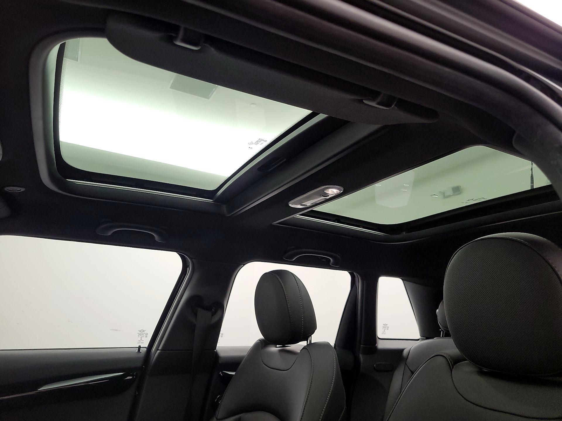 Thumbnail: 2017 MINI Cooper Hardtop - 18