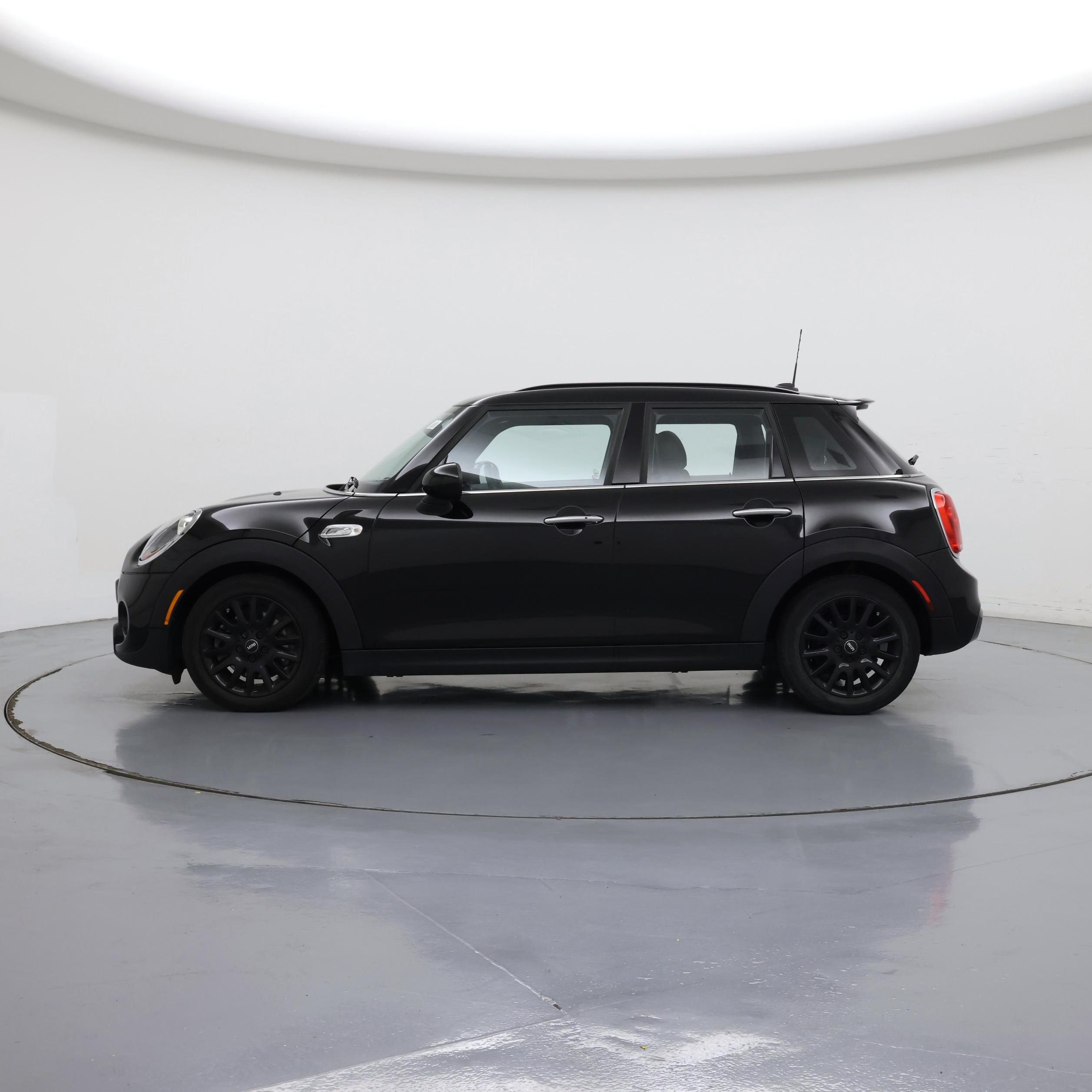 Thumbnail: 2017 MINI Cooper Hardtop - 3