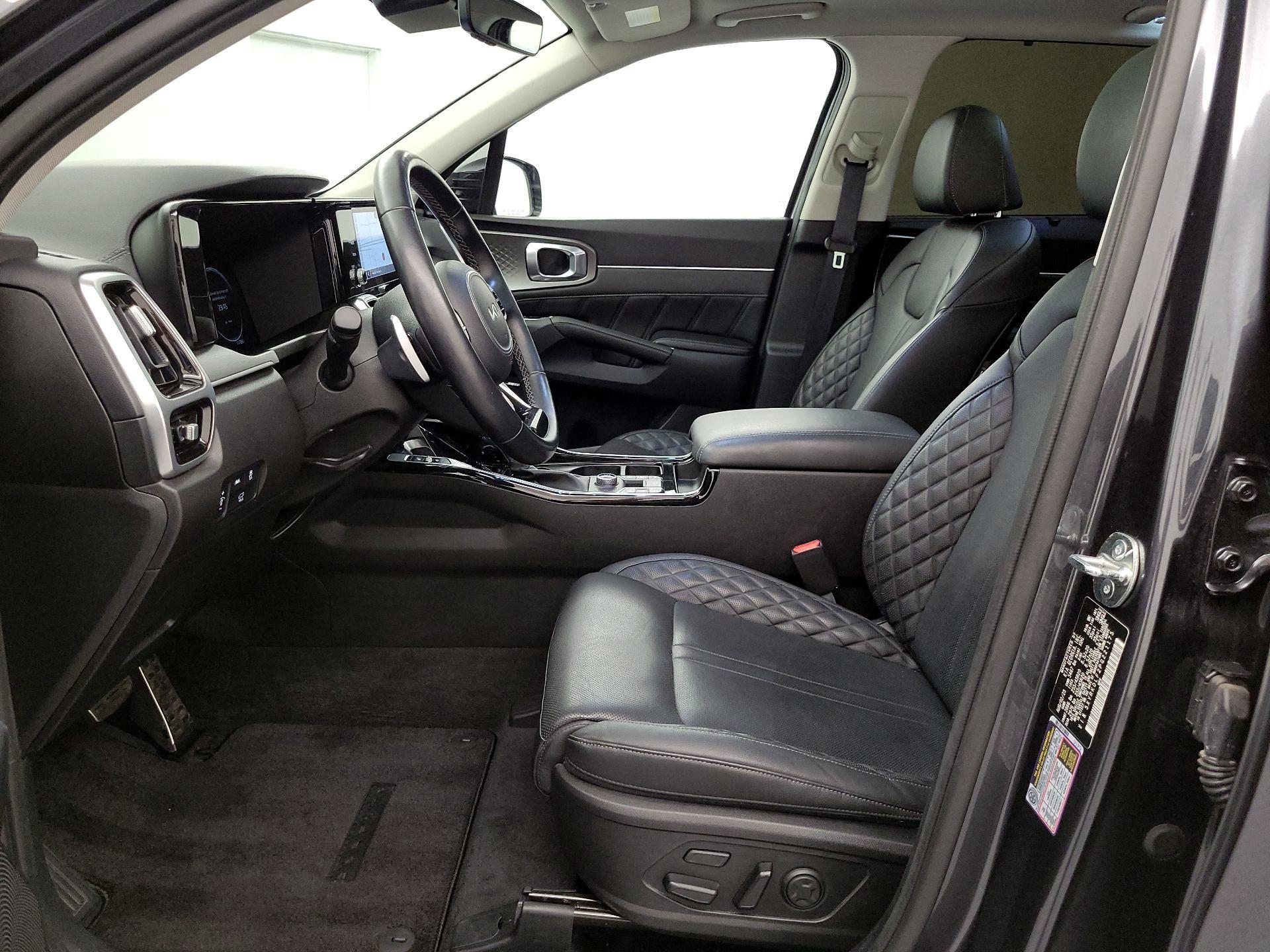 Thumbnail: 2023 Kia Sorento - 11