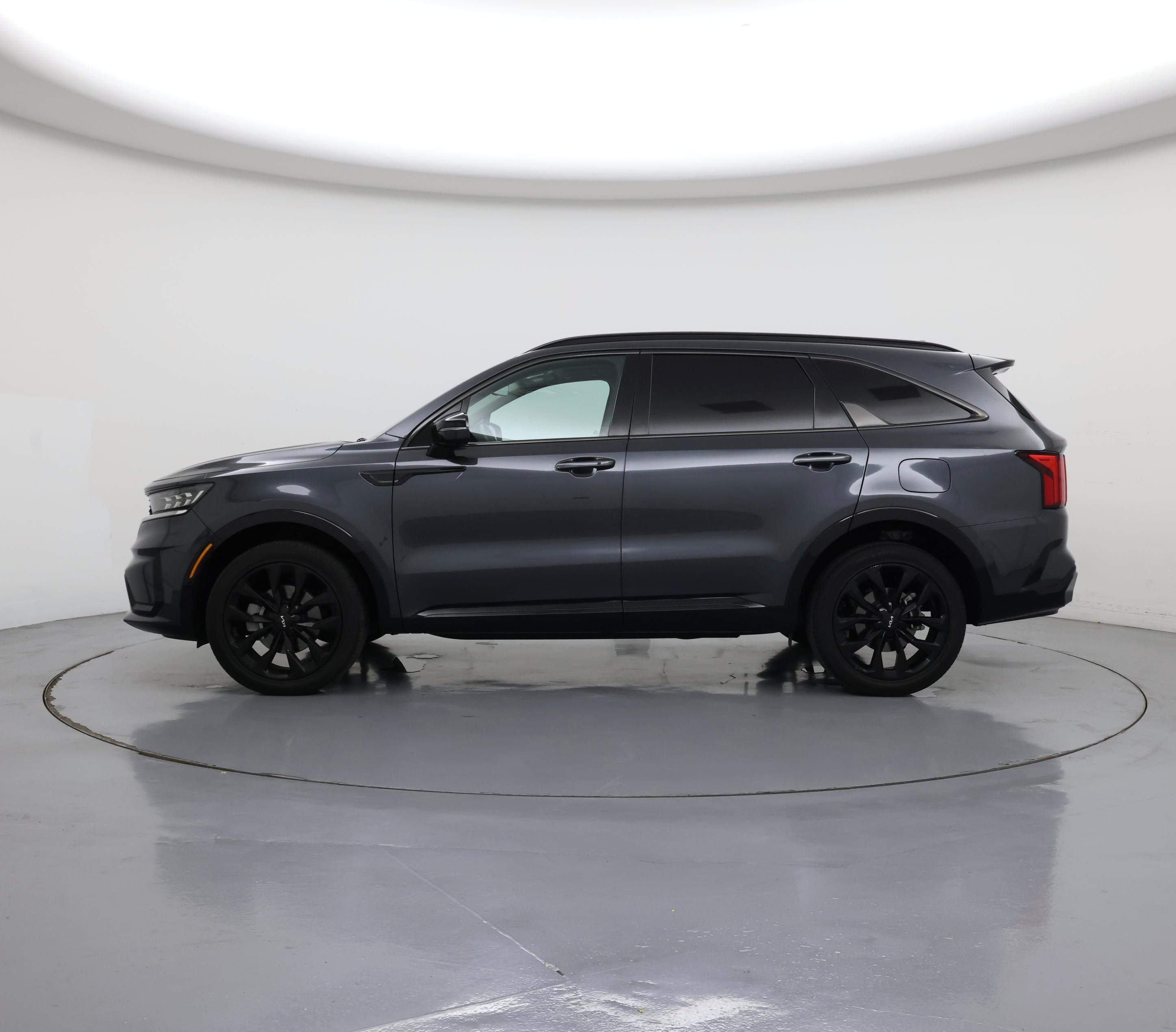 Thumbnail: 2023 Kia Sorento - 3