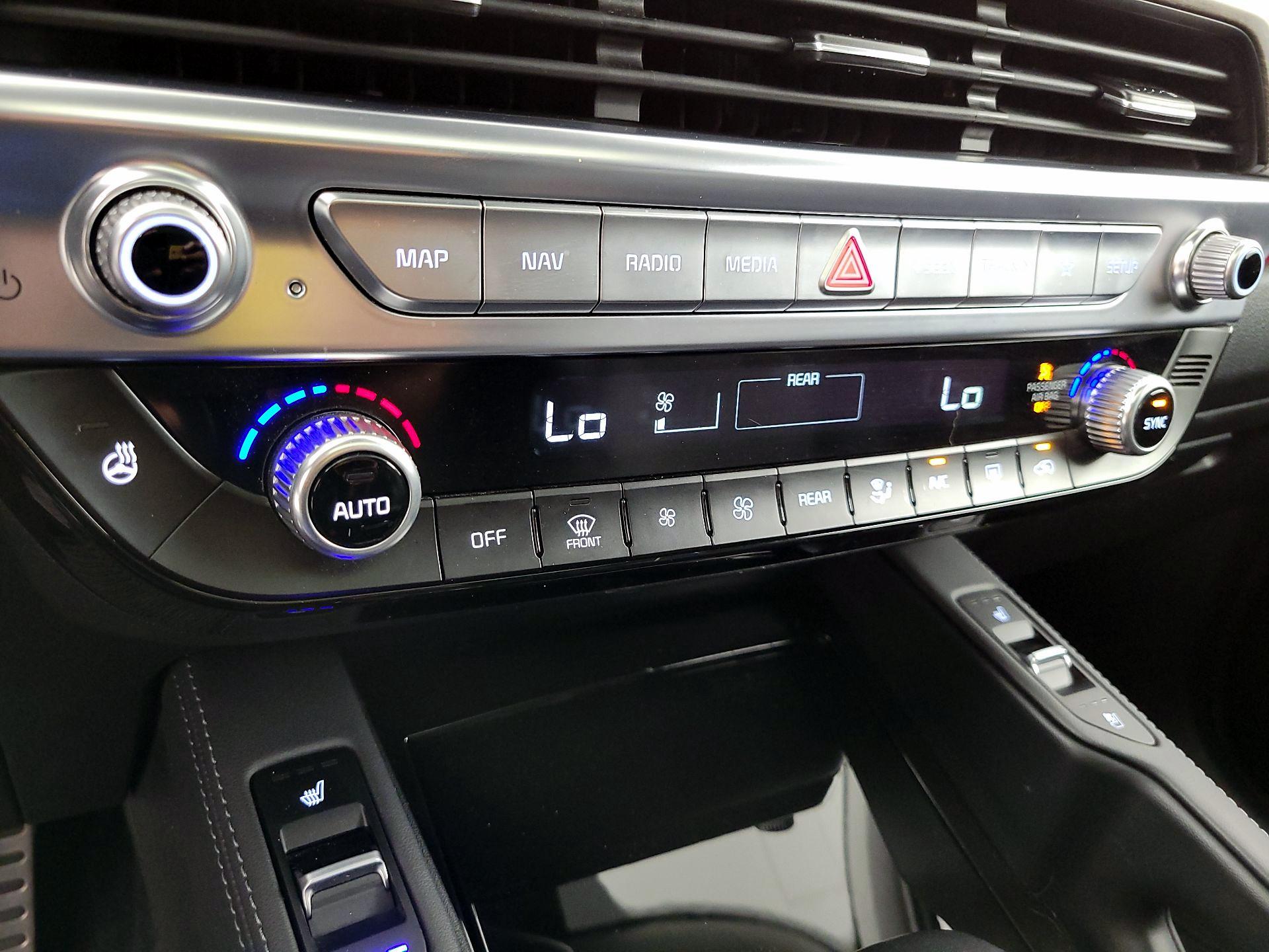 Thumbnail: 2021 Kia Telluride - 17