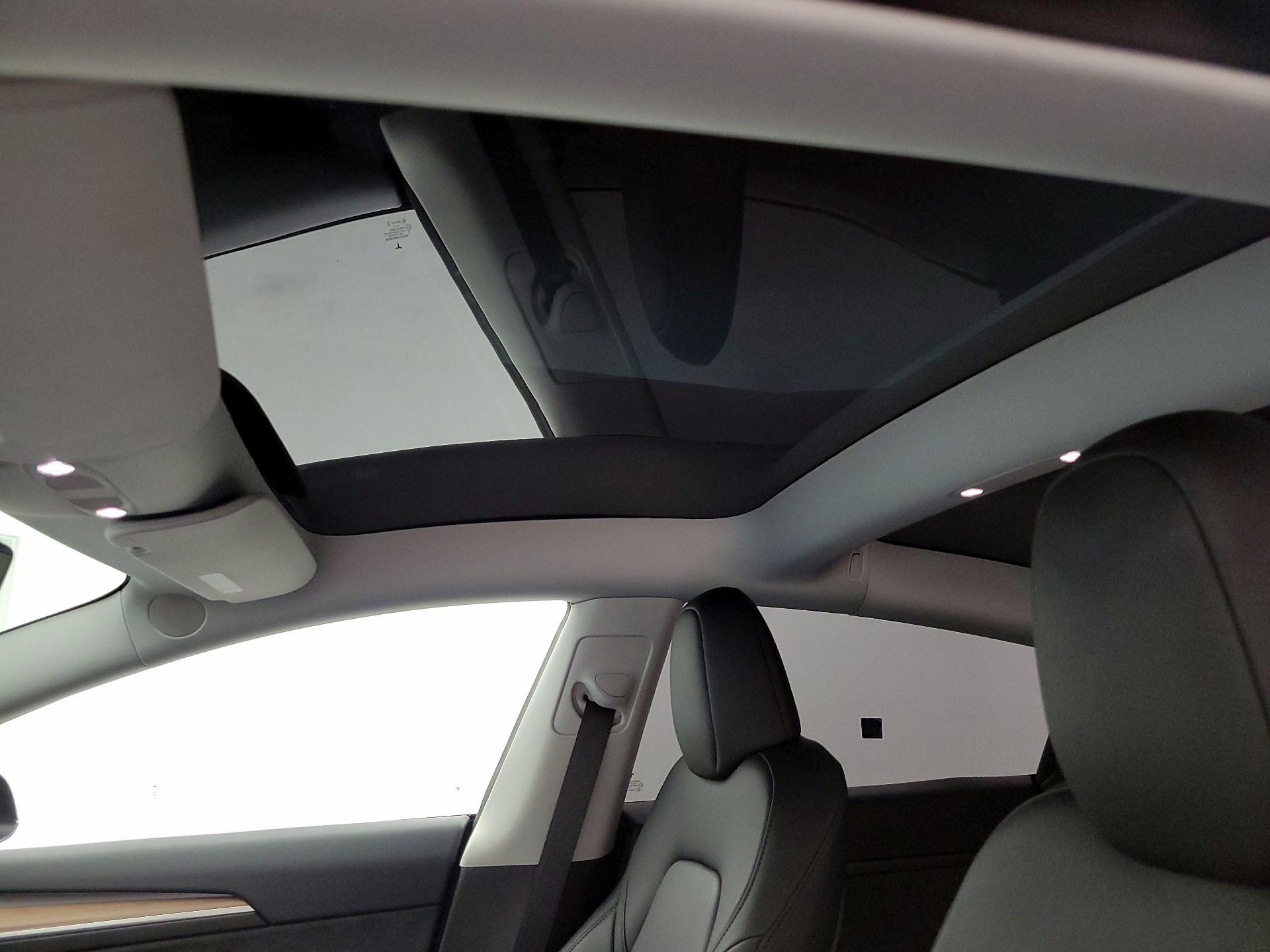 Thumbnail: 2023 Tesla Model 3 - 18