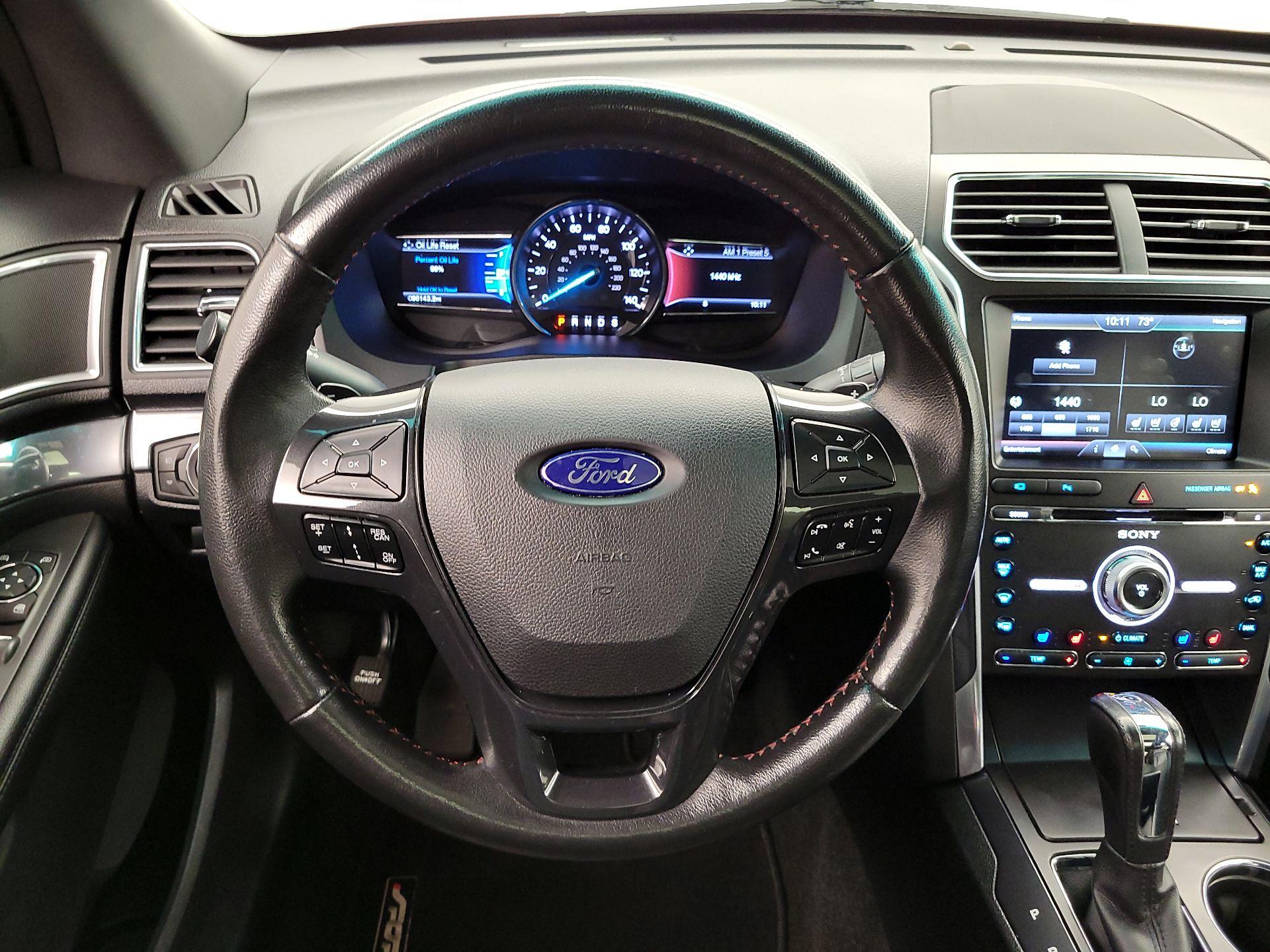 Thumbnail: 2016 Ford Explorer - 10