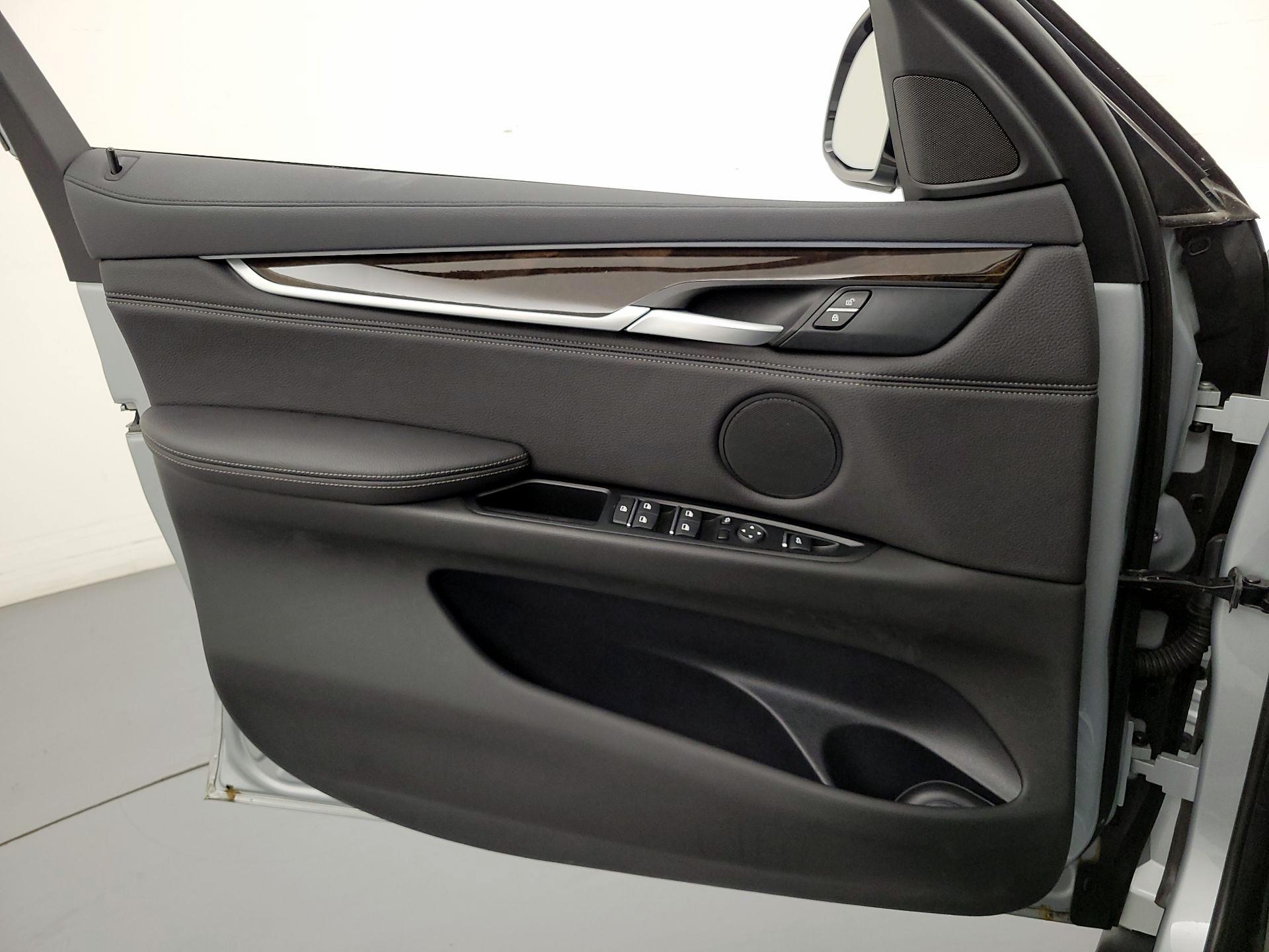Thumbnail: 2017 BMW X6 - 12