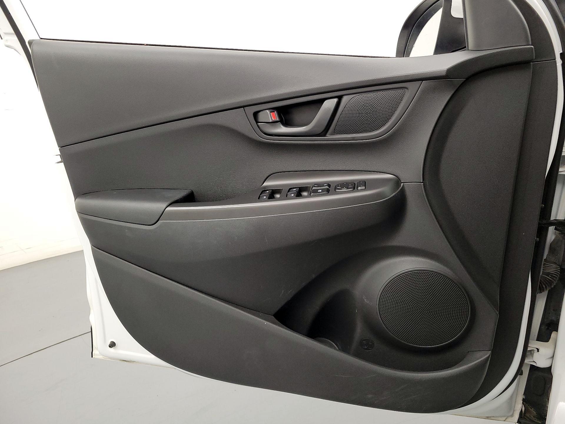 Thumbnail: 2021 Hyundai Kona - 12