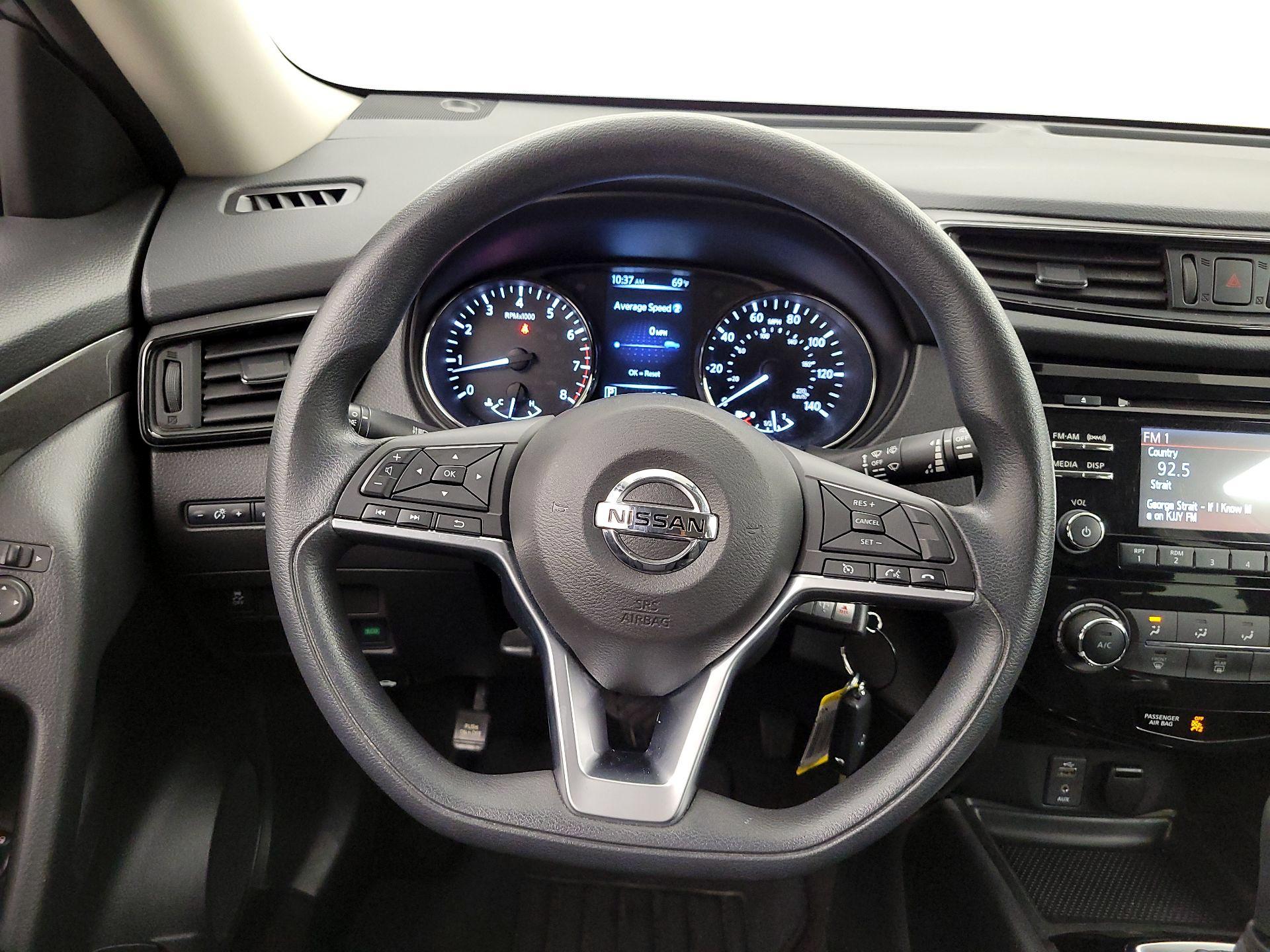 Thumbnail: 2017 Nissan Rogue - 10