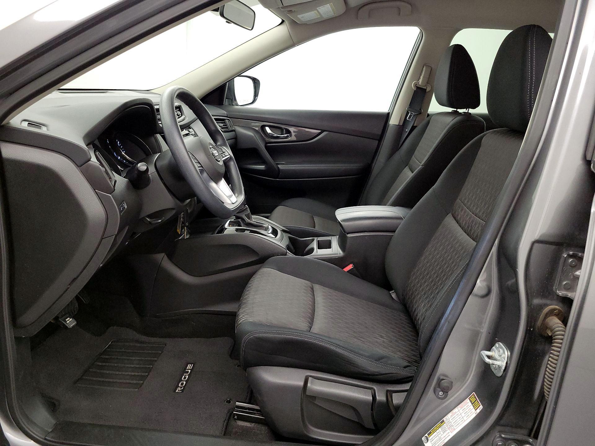 Thumbnail: 2017 Nissan Rogue - 11