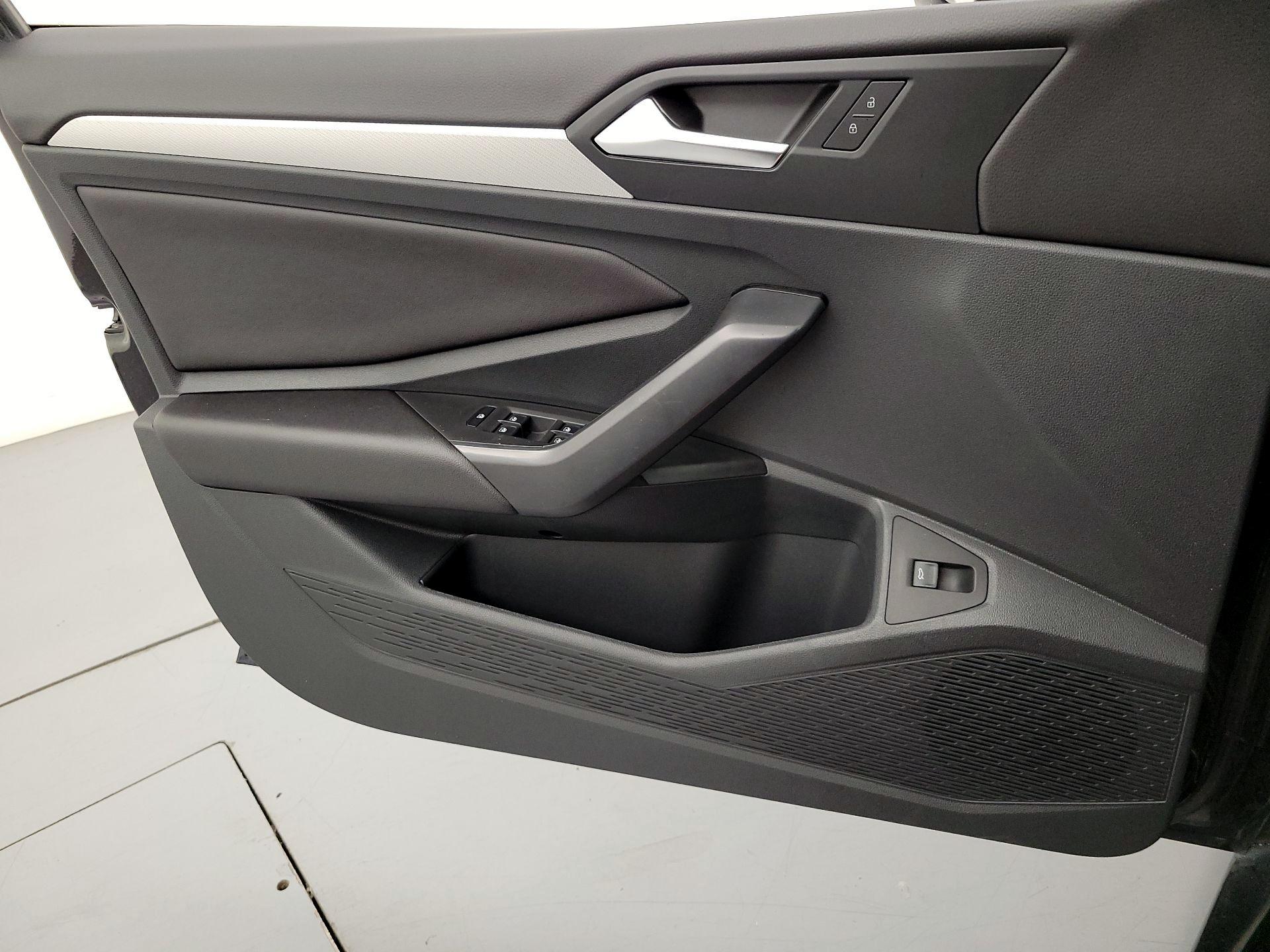 Thumbnail: 2019 Volkswagen Jetta - 12
